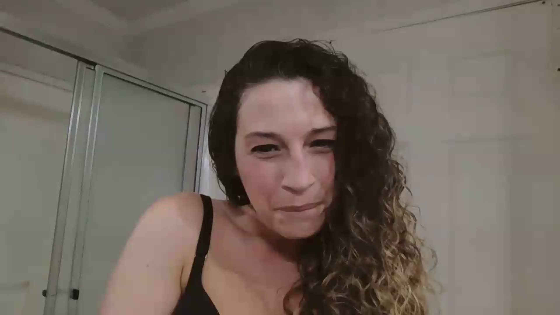 Gallery image thumbnail from LexiB's myfreecams stream on, 06/10/2026, 01:20 image 17 of 20