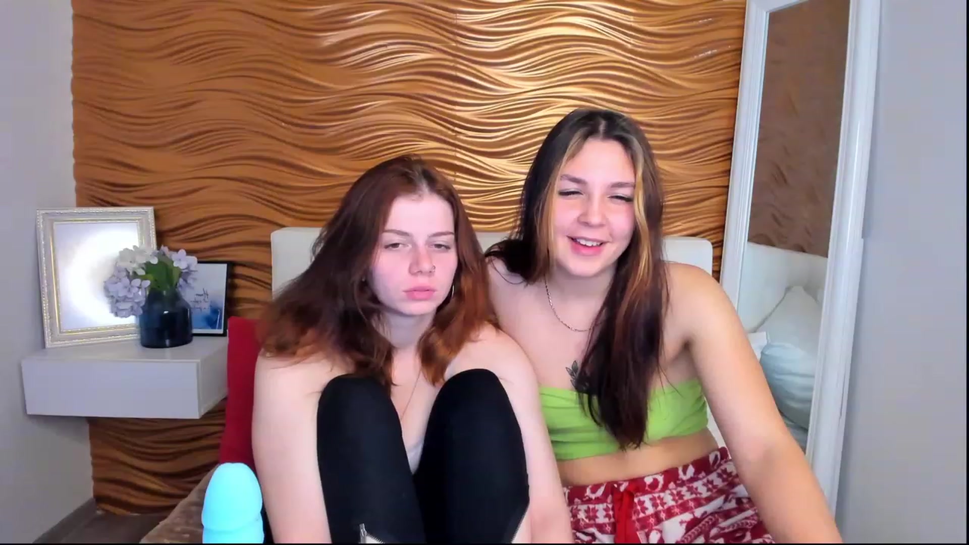 Gallery image thumbnail from LexiDevis's myfreecams stream on, 11/28/2022, 03:43 image 13 of 20