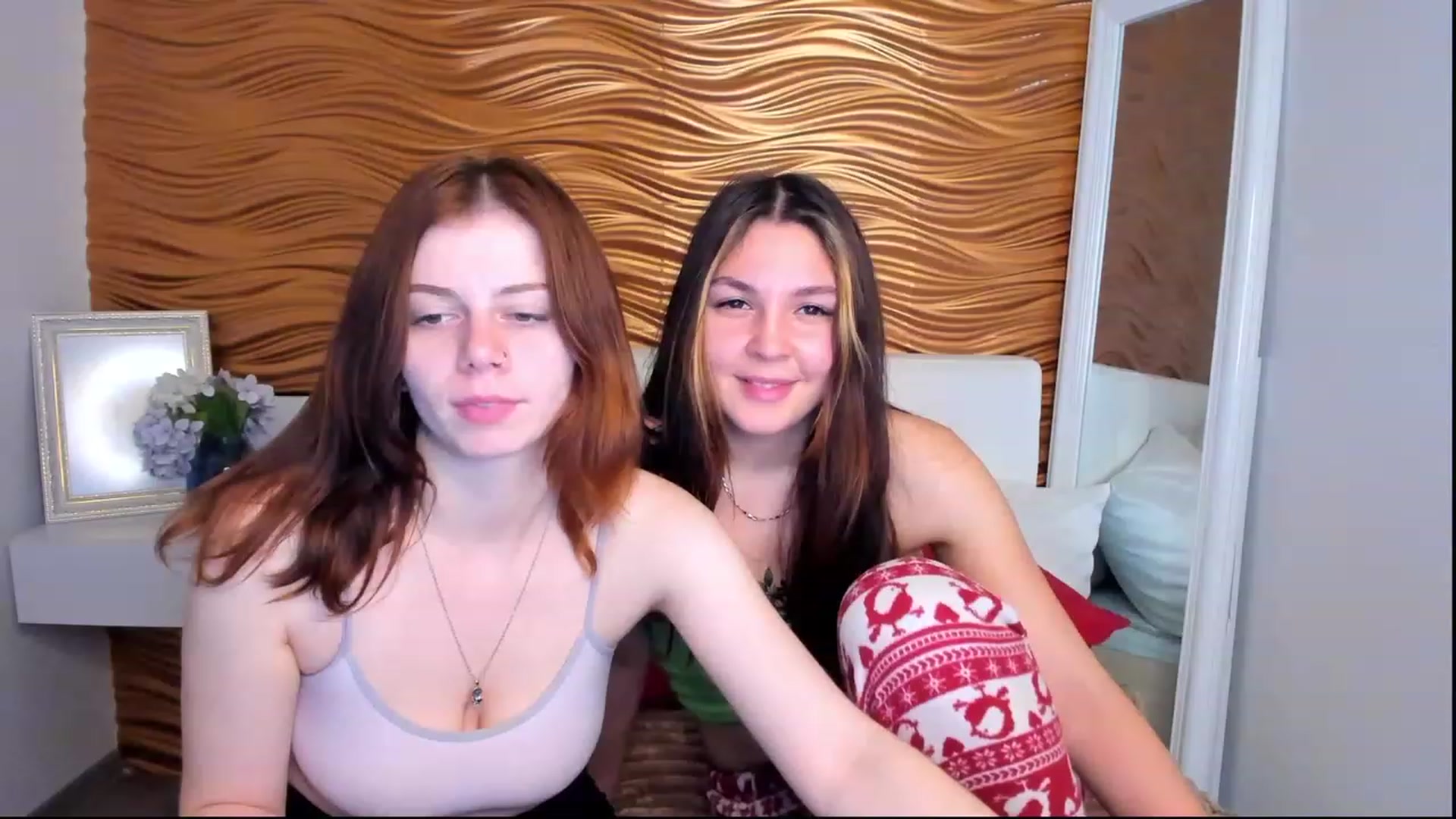 Gallery image thumbnail from LexiDevis's myfreecams stream on, 11/28/2022, 03:43 image 2 of 20
