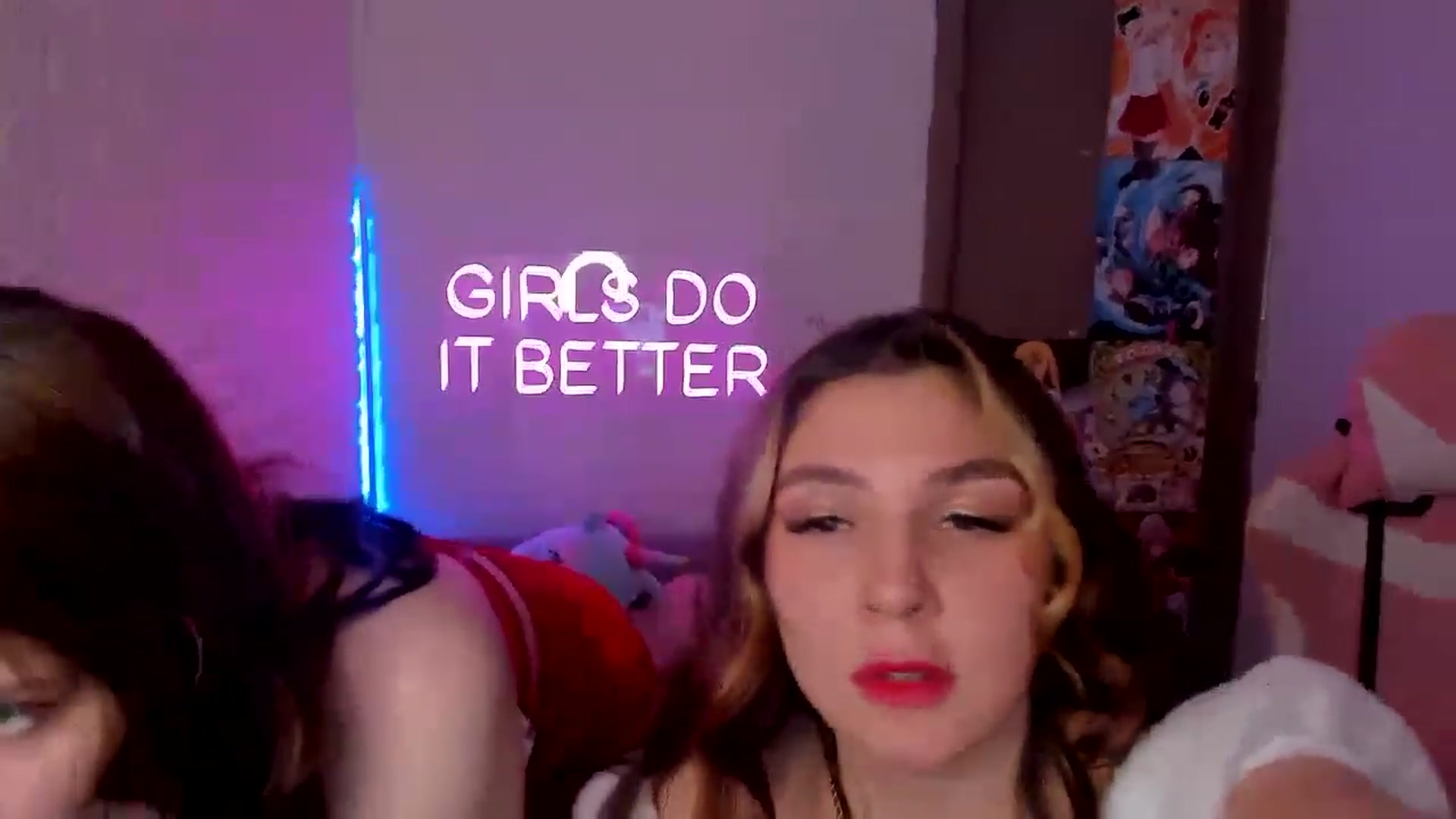 Gallery image thumbnail from LexiDevis's myfreecams stream on, 12/31/2022, 11:27 image 15 of 20
