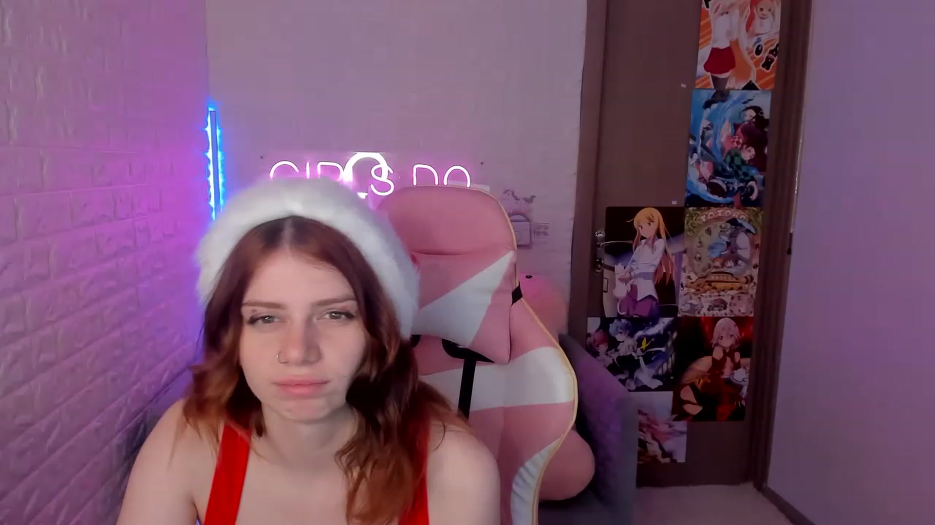 Gallery image thumbnail from LexiDevis's myfreecams stream on, 12/31/2022, 12:25 image 17 of 20