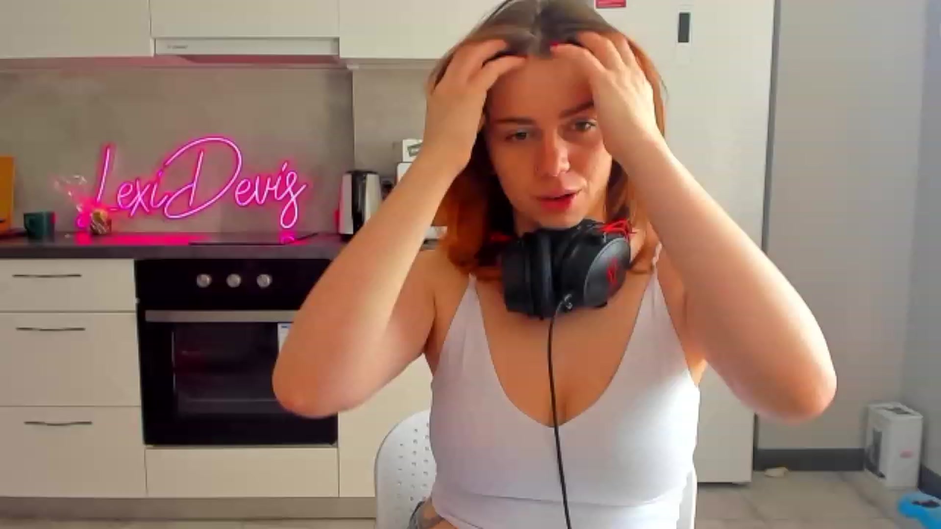 Gallery image thumbnail from LexiDevis's myfreecams stream on, 04/23/2023, 13:28 image 13 of 20