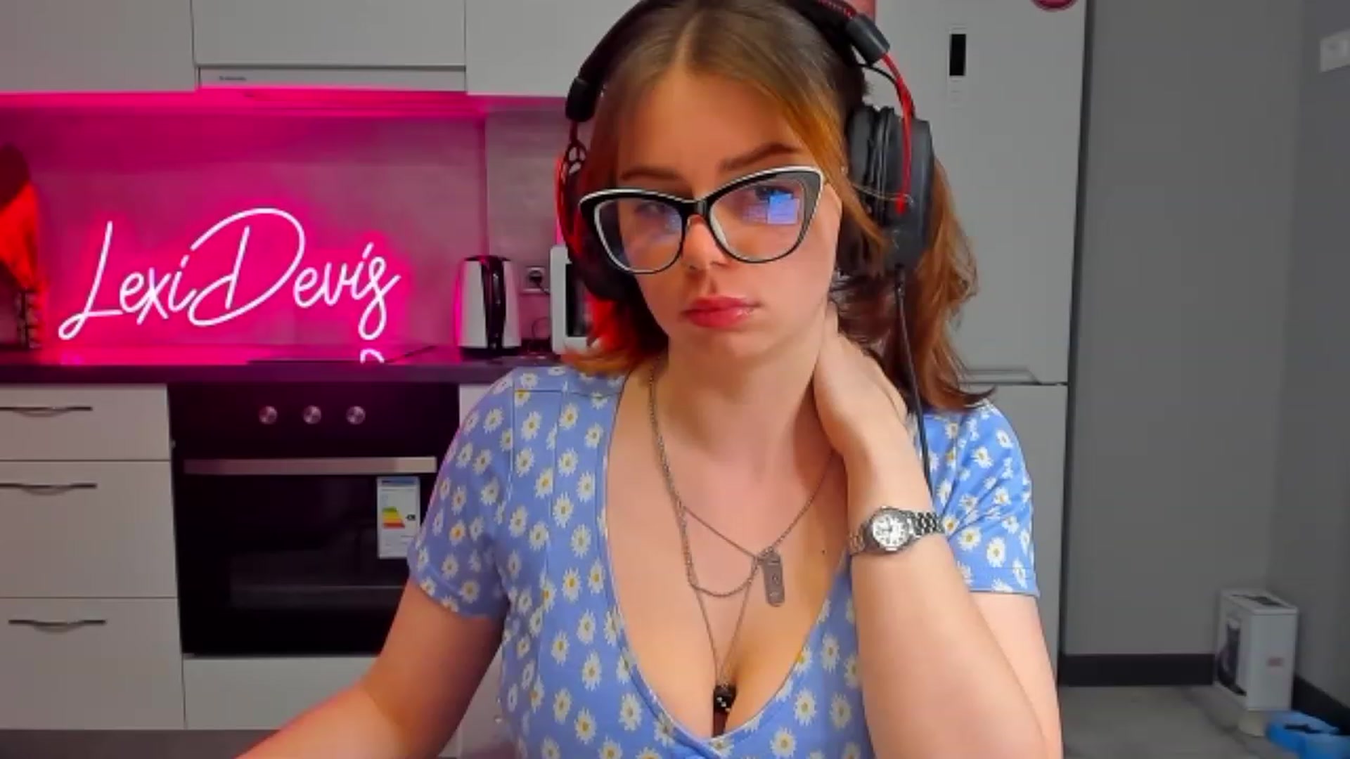 Gallery image thumbnail from LexiDevis's myfreecams stream on, 04/24/2023, 20:30 image 13 of 20