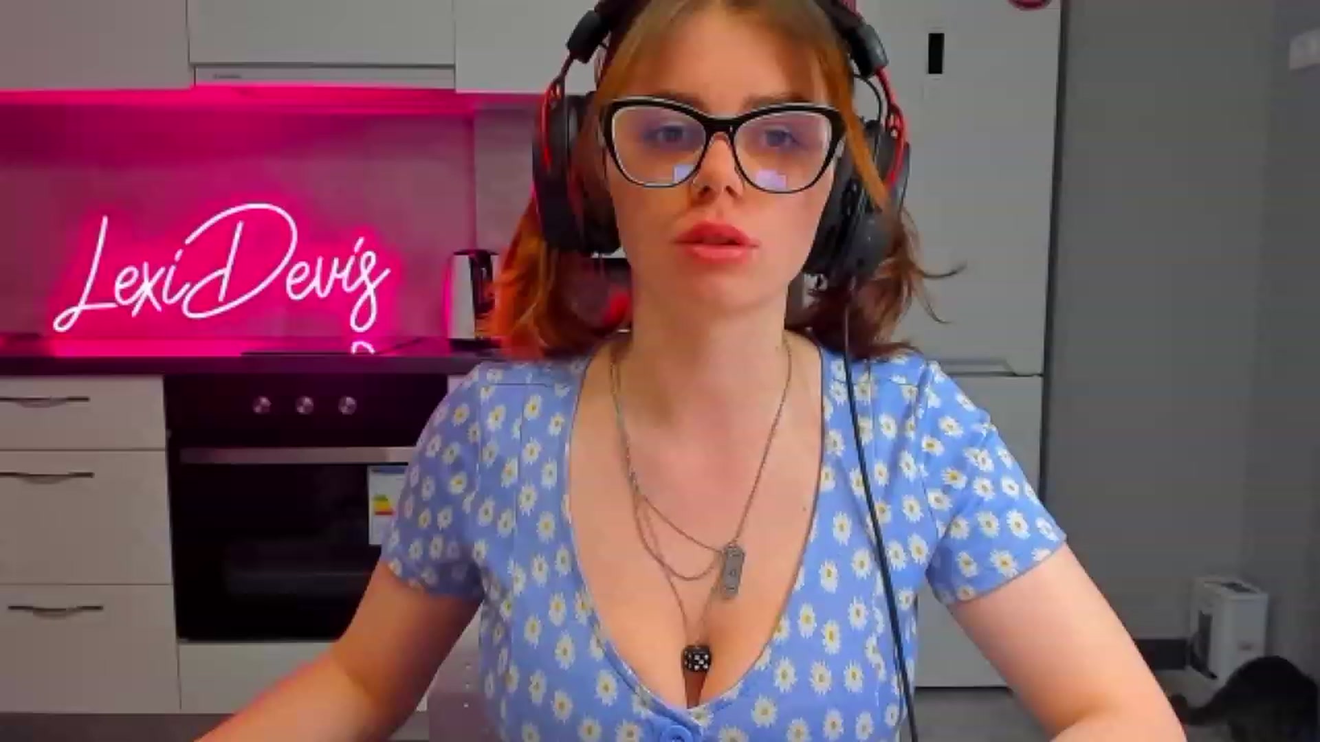 Gallery image thumbnail from LexiDevis's myfreecams stream on, 04/24/2023, 20:30 image 7 of 20