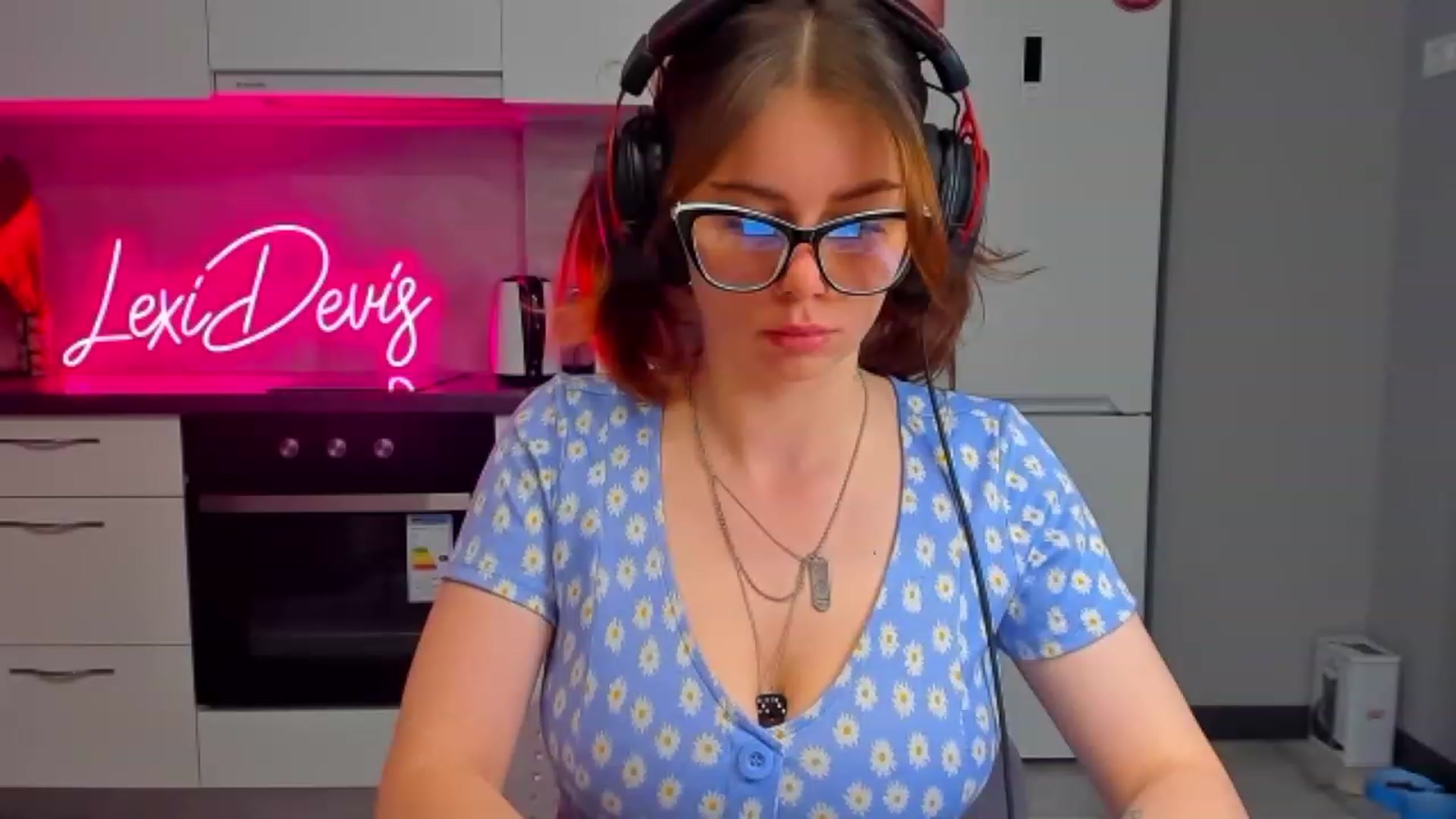 Gallery image thumbnail from LexiDevis's myfreecams stream on, 04/24/2023, 20:30 image 12 of 20