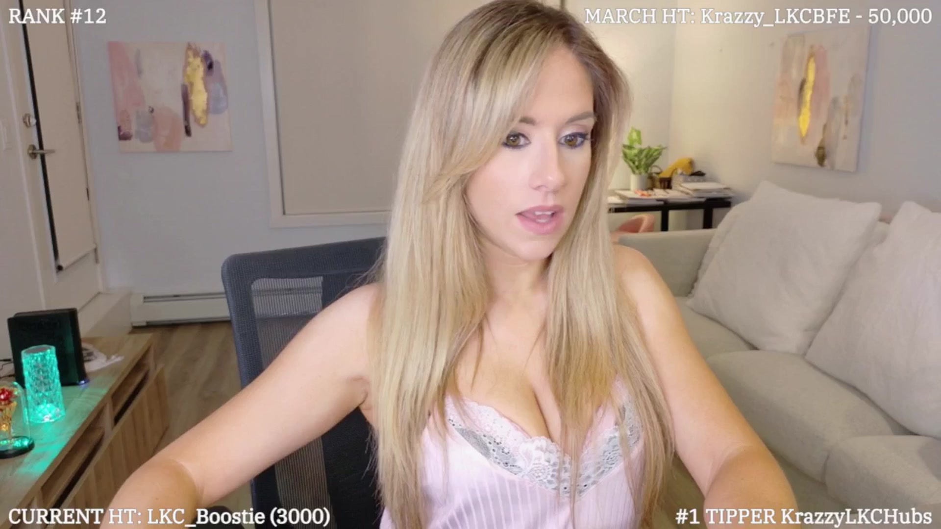 Gallery image thumbnail from LexiHub's myfreecams stream on, 03/06/2025, 02:41 image 8 of 20