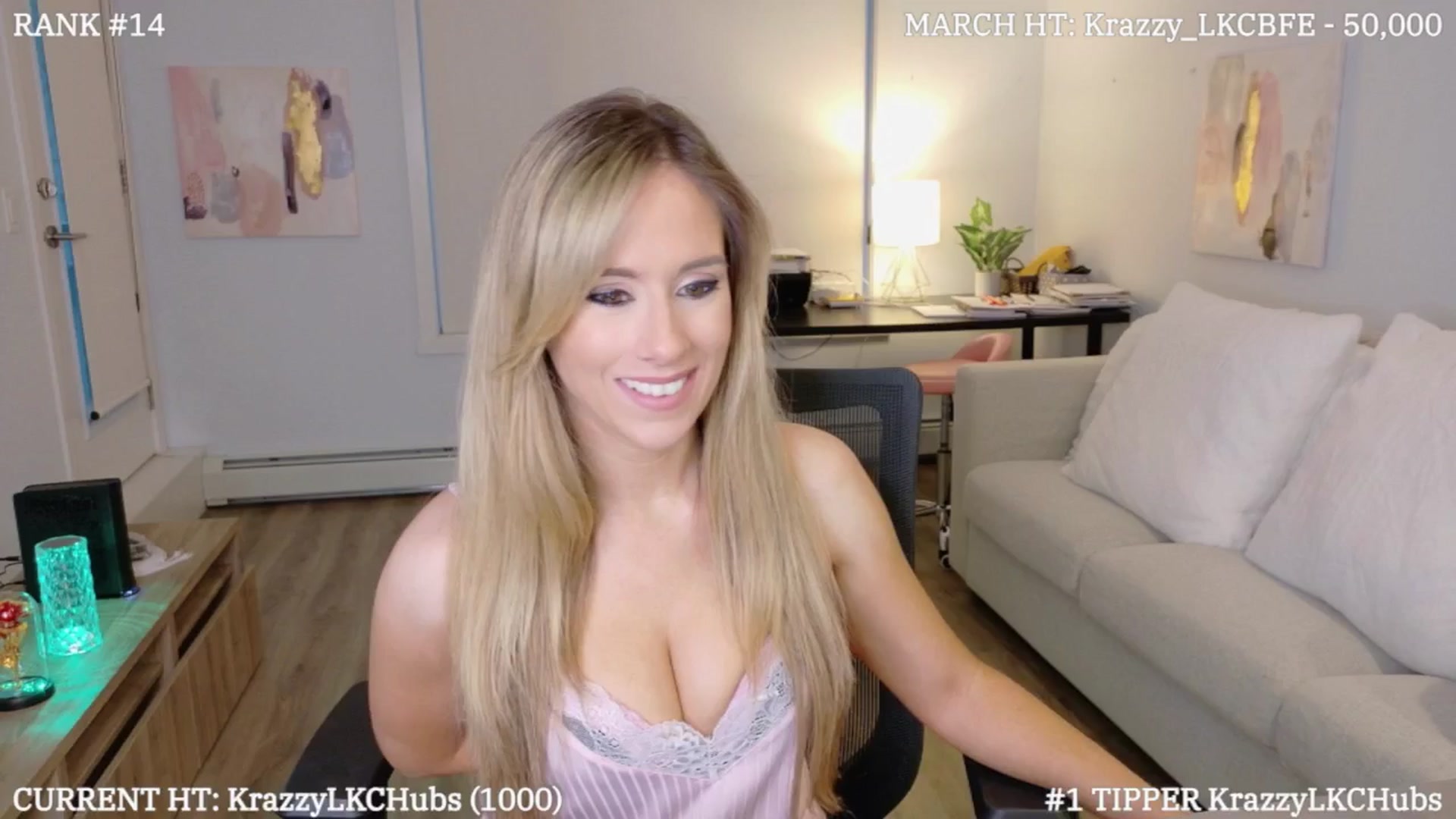 Gallery image thumbnail from LexiHub's myfreecams stream on, 03/06/2025, 02:41 image 2 of 20