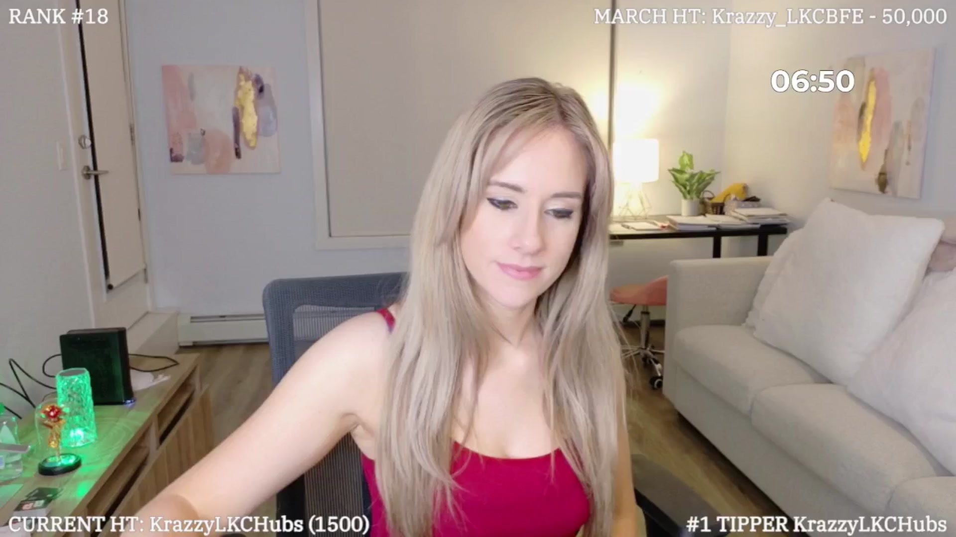 Gallery image thumbnail from LexiHub's myfreecams stream on, 03/09/2025, 03:40 image 17 of 20