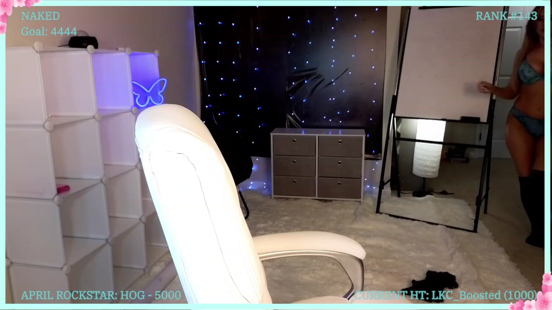 Gallery image thumbnail from LexiKitty_'s myfreecams stream on, 04/12/2023, 18:01 image 14 of 20
