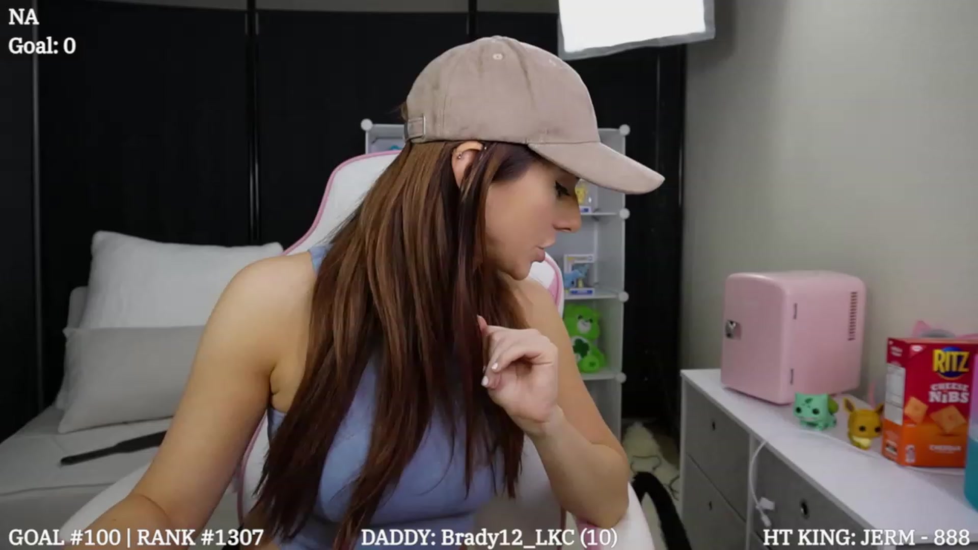 Gallery image thumbnail from LexiKitty_'s myfreecams stream on, 01/05/2024, 02:09 image 12 of 20