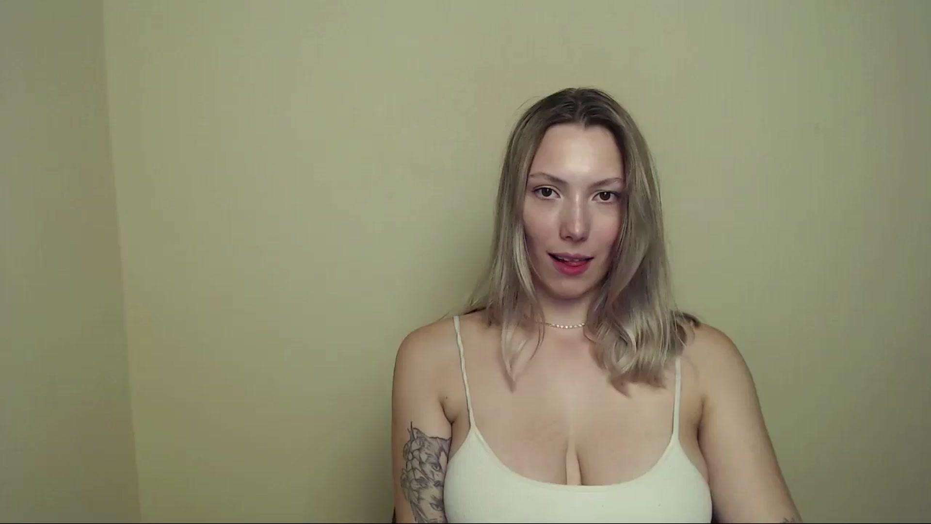 Gallery image thumbnail from LexiLuna_'s myfreecams stream on, 07/14/2025, 21:17 image 18 of 20