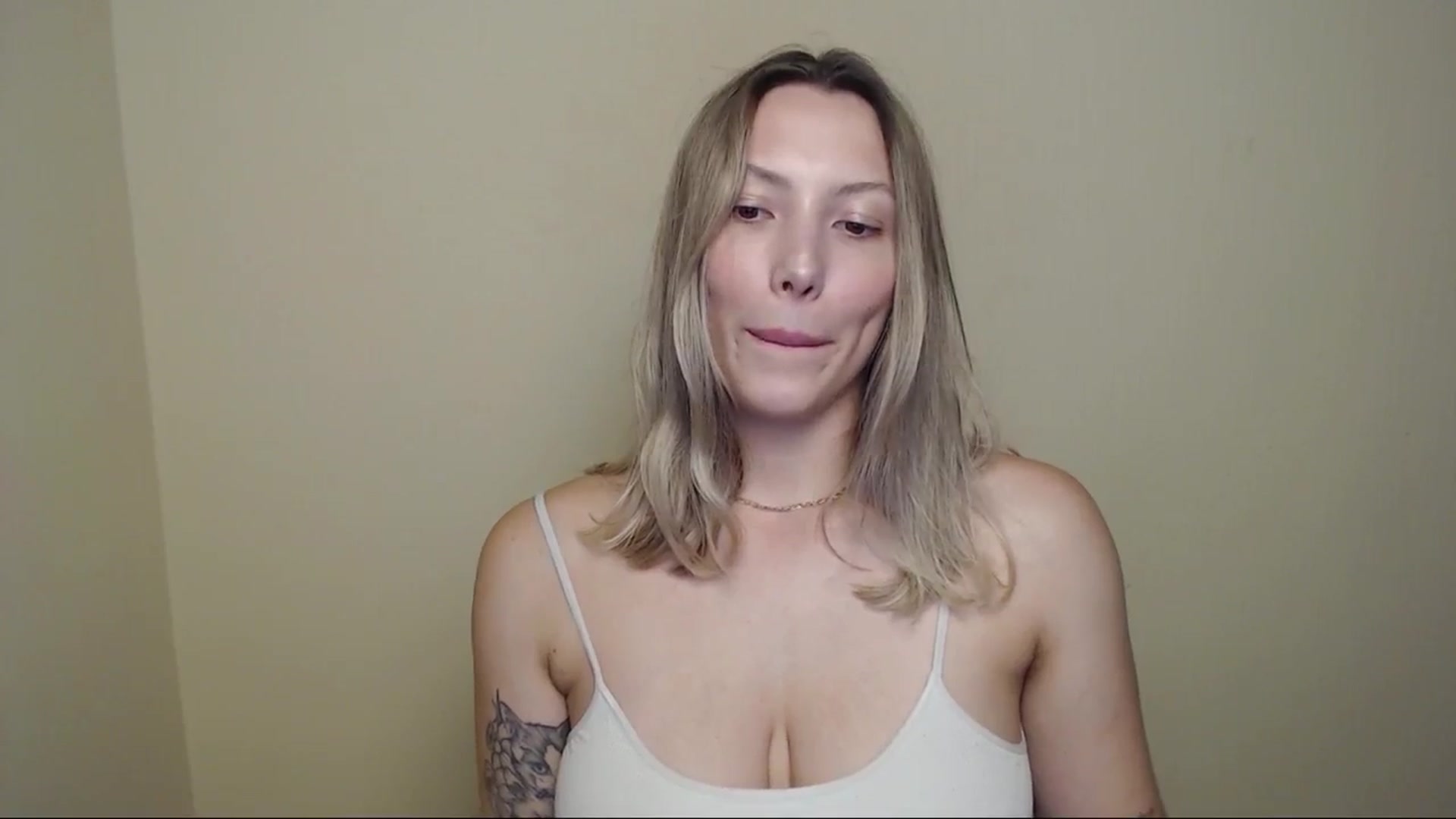 Gallery image thumbnail from LexiLuna_'s myfreecams stream on, 07/28/2025, 17:18 image 17 of 20