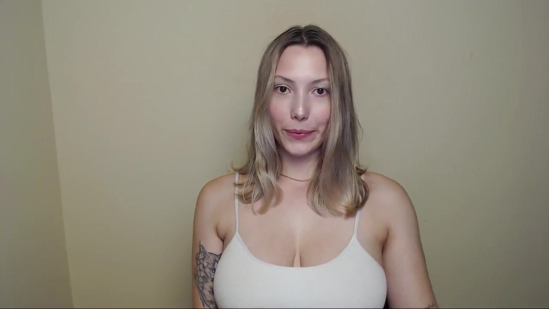 Gallery image thumbnail from LexiLuna_'s myfreecams stream on, 07/28/2025, 17:18 image 13 of 20