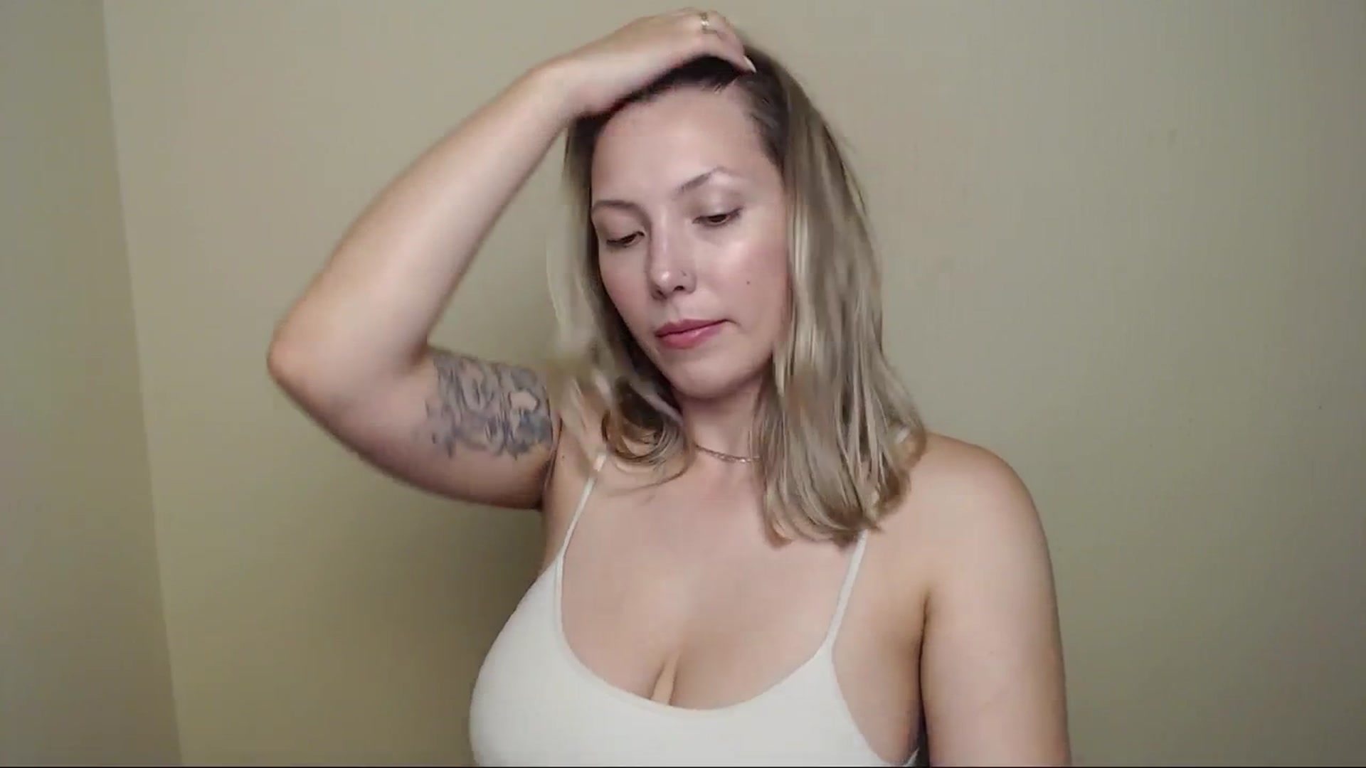 Gallery image thumbnail from LexiLuna_'s myfreecams stream on, 07/28/2025, 17:18 image 2 of 20