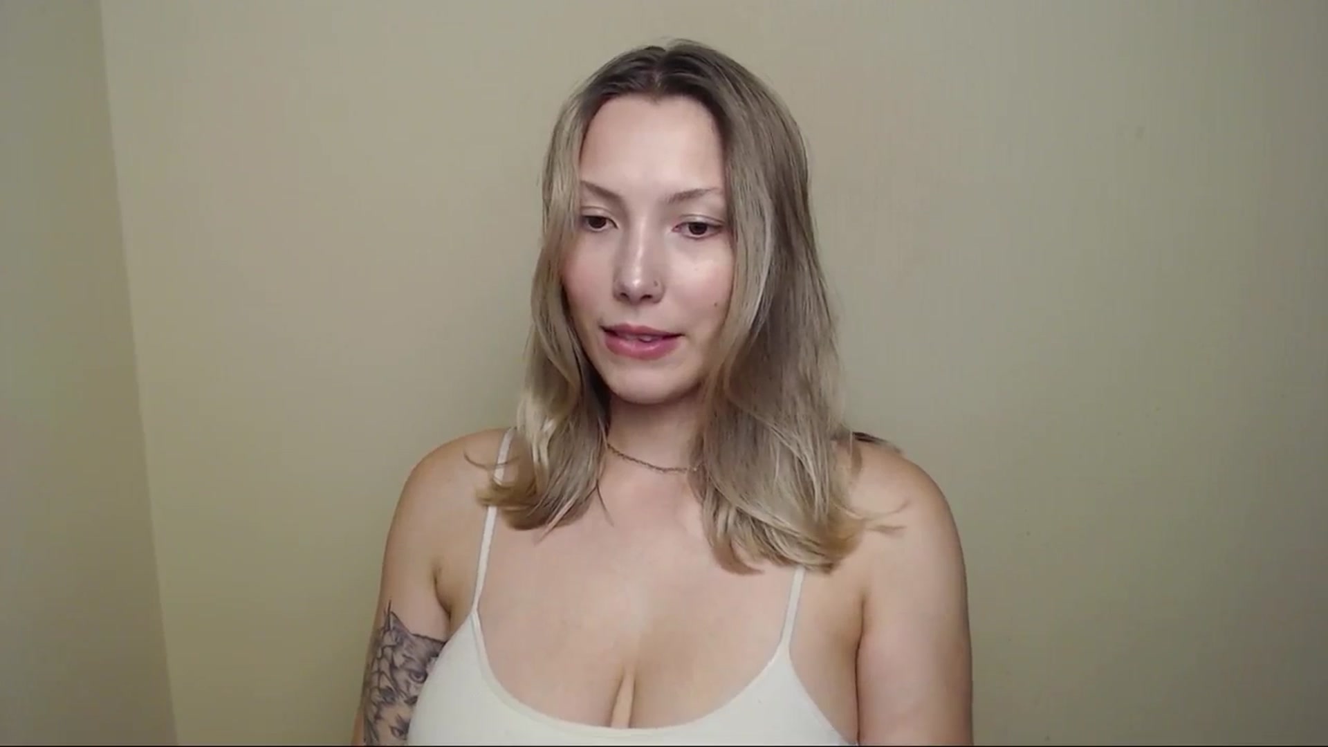 Gallery image thumbnail from LexiLuna_'s myfreecams stream on, 07/28/2025, 17:18 image 3 of 20