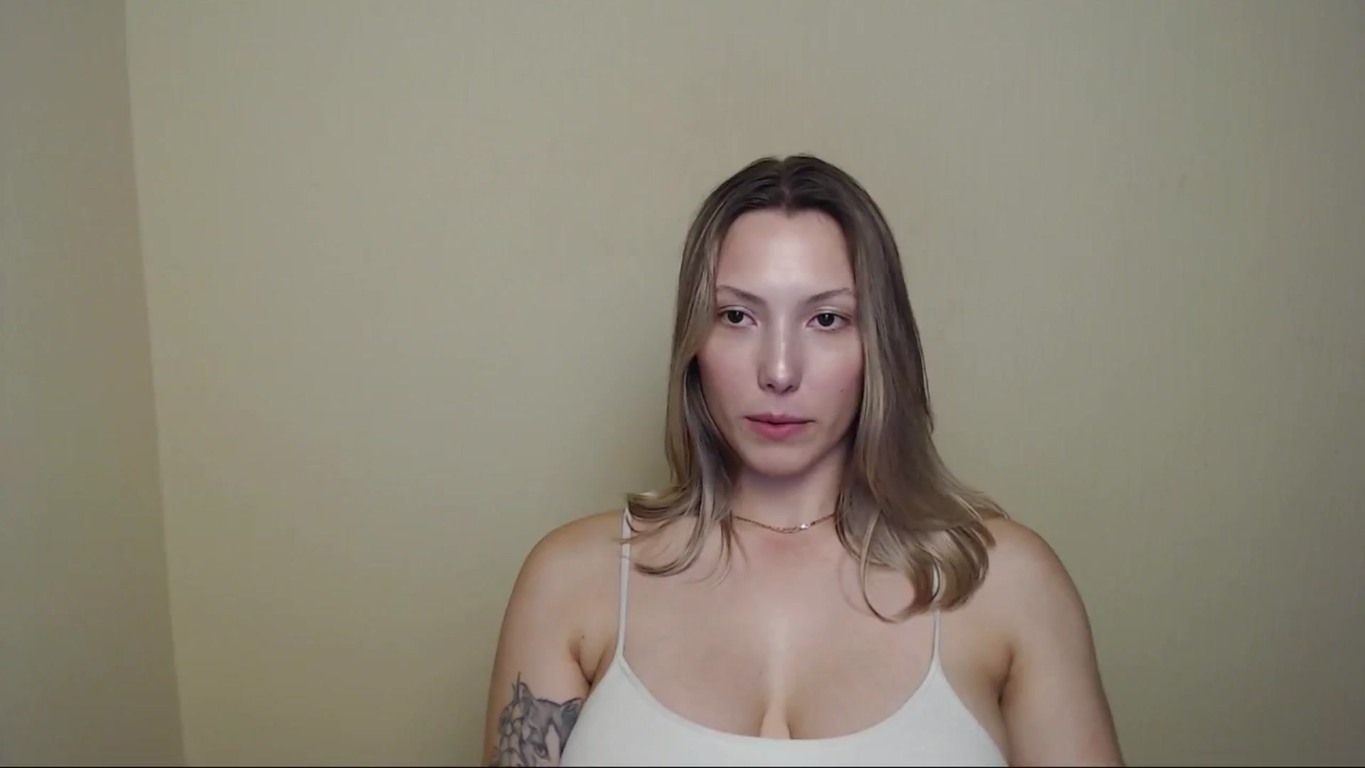 Gallery image thumbnail from LexiLuna_'s myfreecams stream on, 07/28/2025, 18:43 image 10 of 20