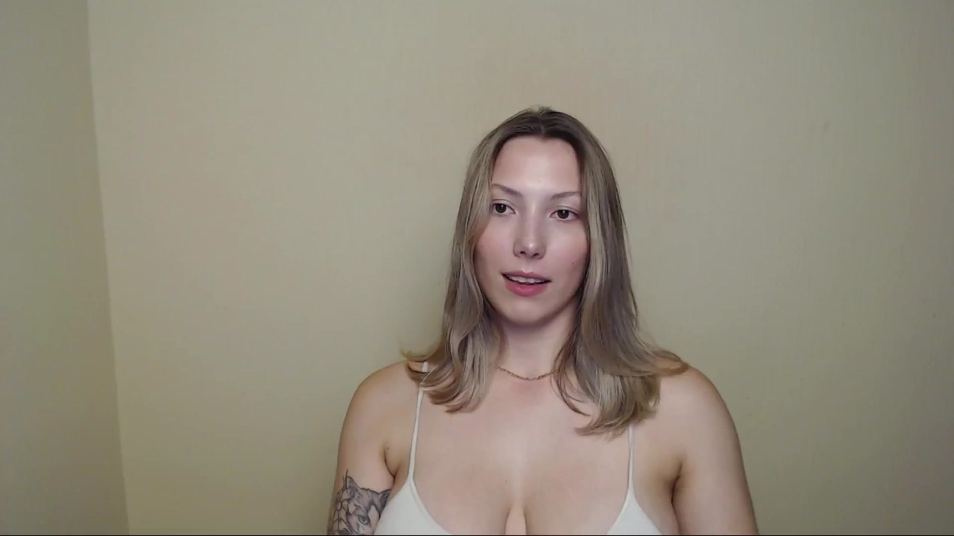 Gallery image thumbnail from LexiLuna_'s myfreecams stream on, 07/28/2025, 18:43 image 3 of 20