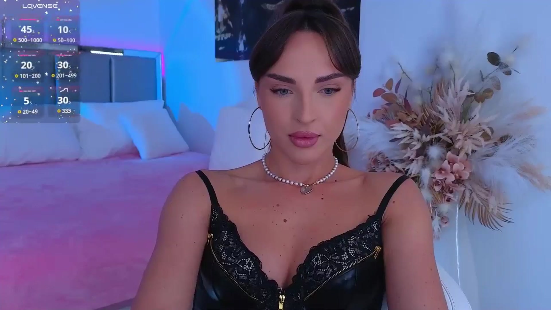 Gallery image thumbnail from LexiQ's myfreecams stream on, 06/16/2025, 03:24 image 17 of 20