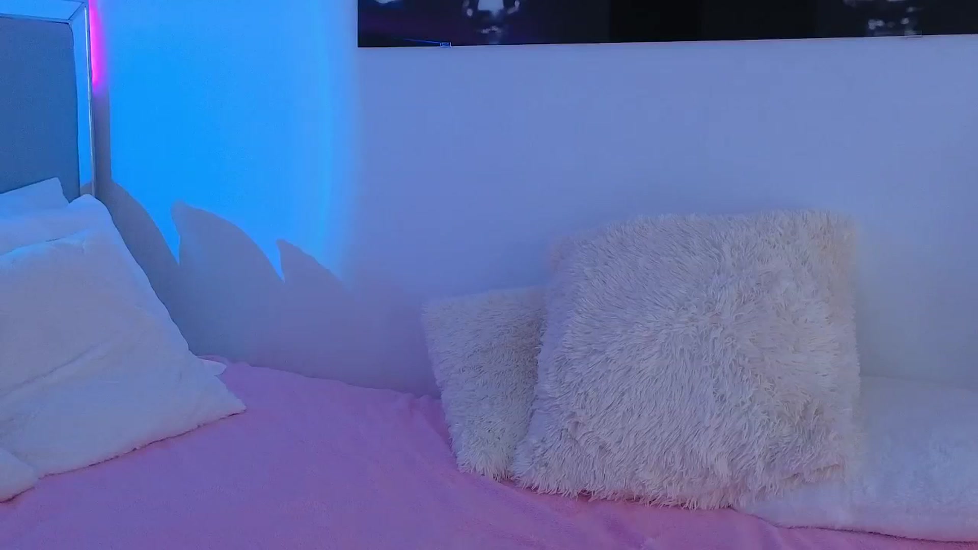 Gallery image thumbnail from LexiQ's myfreecams stream on, 07/26/2025, 07:39 image 8 of 20