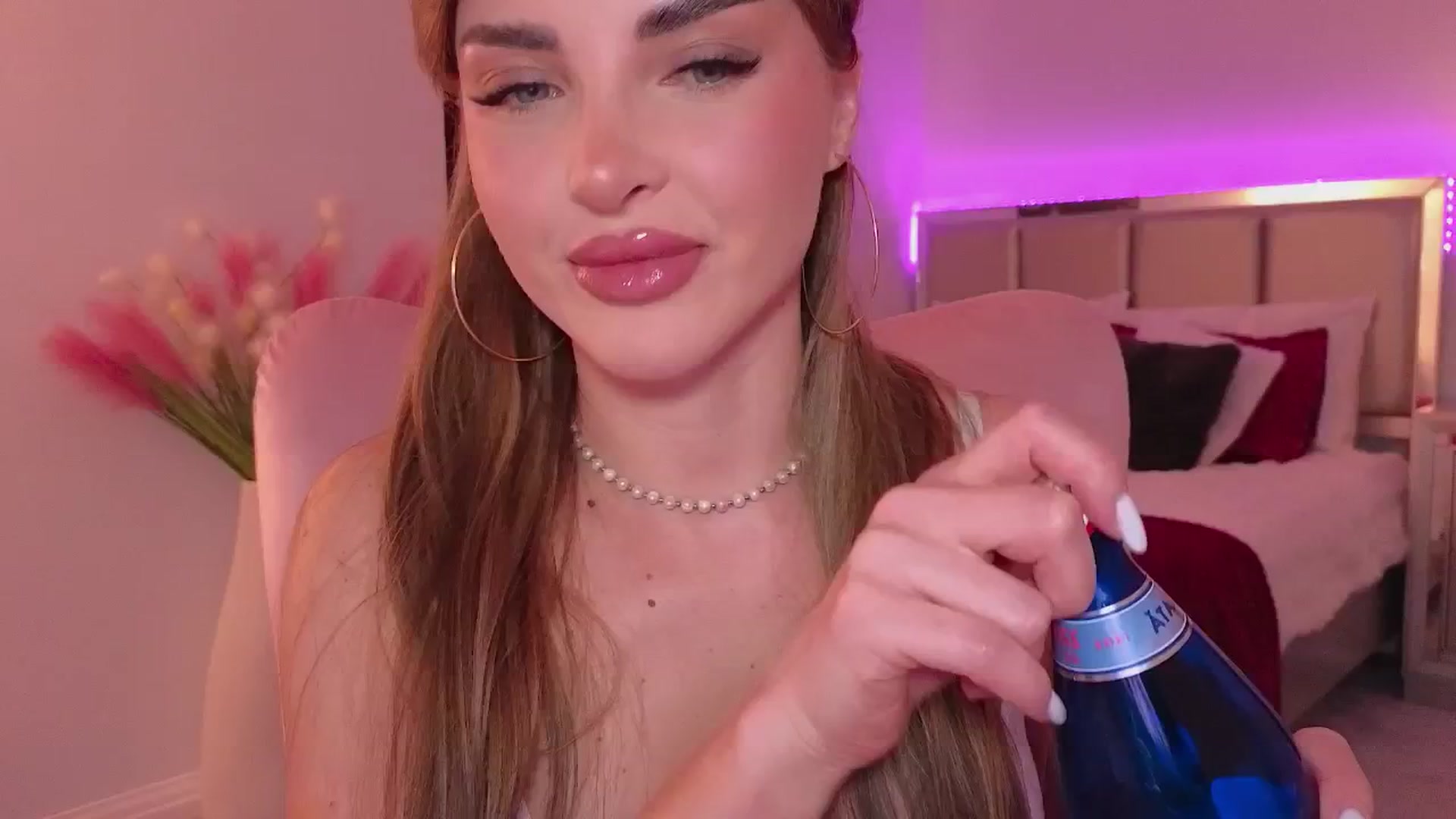 Gallery image thumbnail from LexiQ's myfreecams stream on, 04/08/2026, 24:46 image 5 of 20