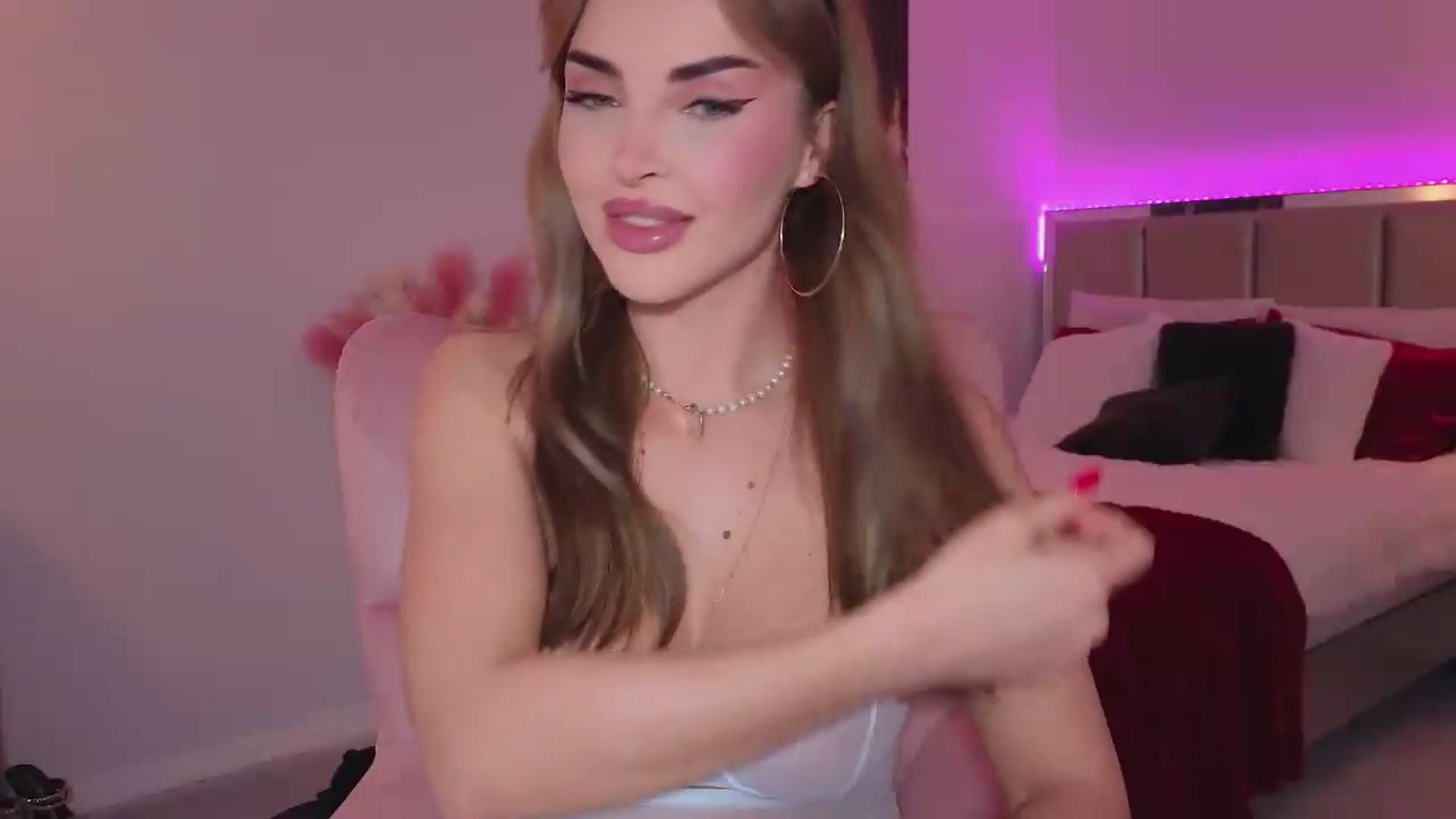 Gallery image thumbnail from LexiQ's myfreecams stream on, 05/14/2026, 24:01 image 4 of 20