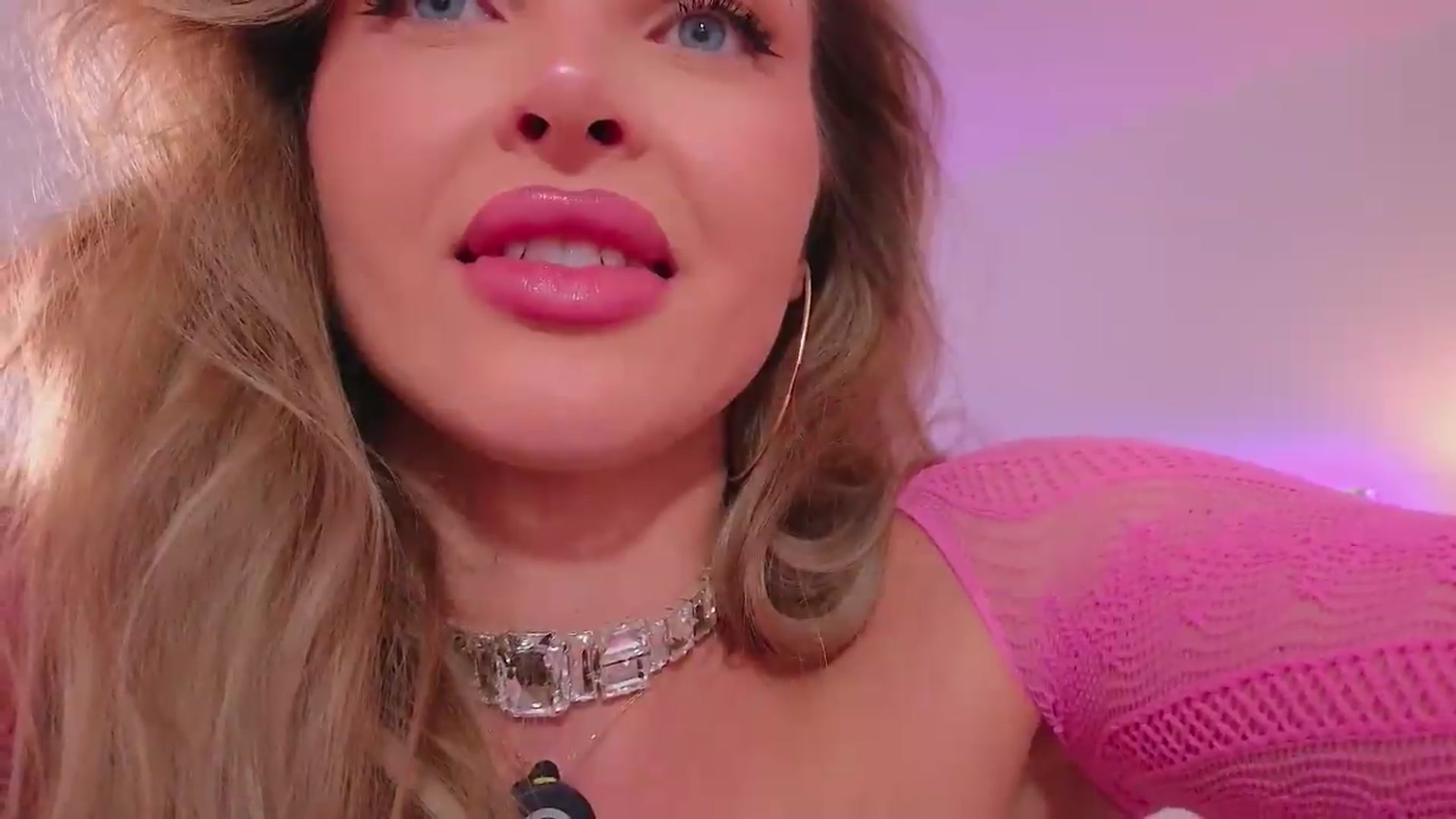 Gallery image thumbnail from LexiQ's myfreecams stream on, 08/27/2026, 04:06 image 3 of 20