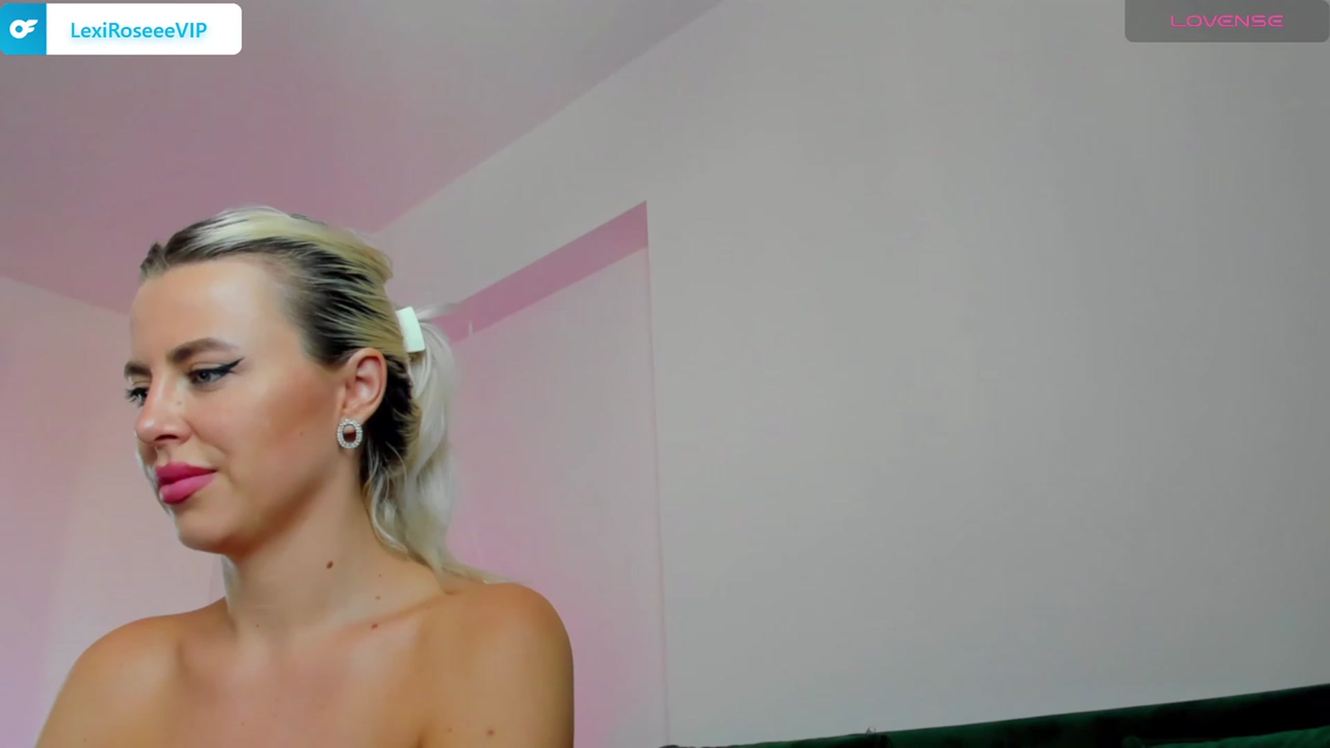Gallery image thumbnail from LexiRoseee's myfreecams stream on, 10/03/2023, 10:00 image 5 of 20