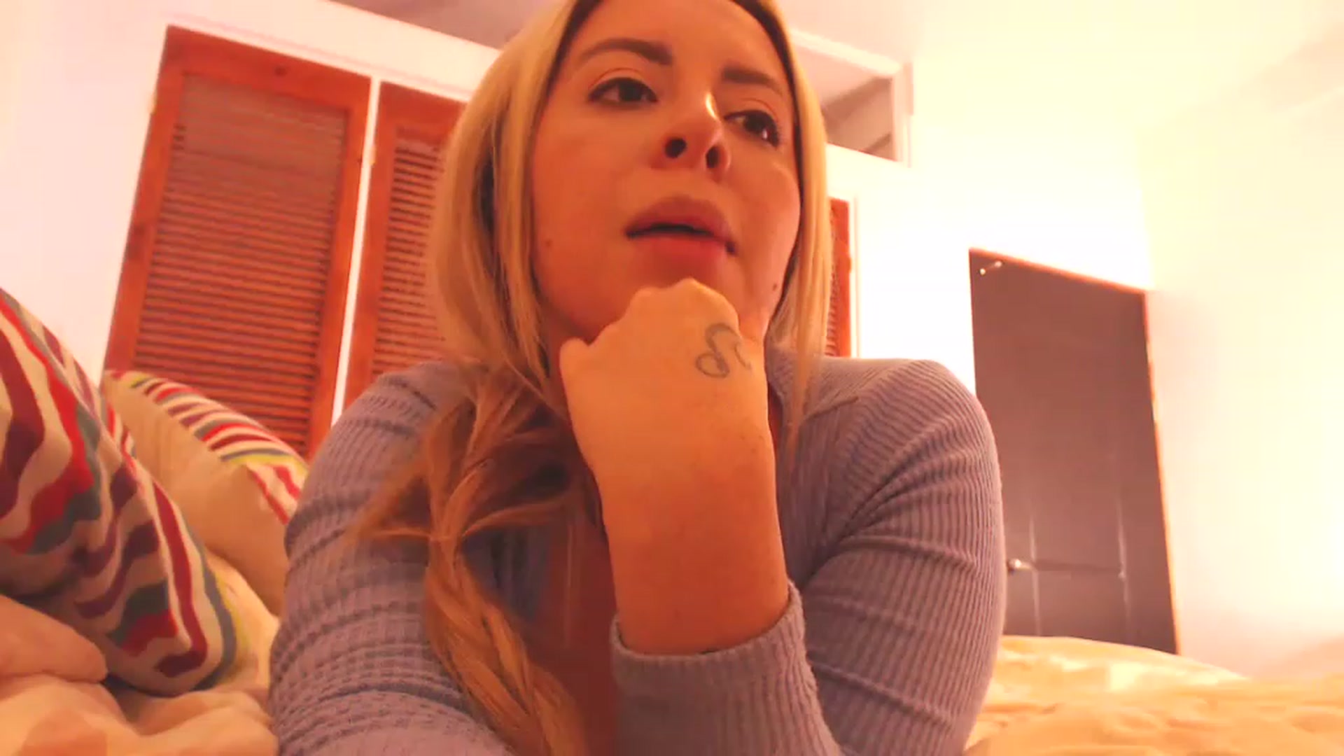 Gallery image thumbnail from LexiRou's myfreecams stream on, 04/17/2023, 01:10 image 12 of 20