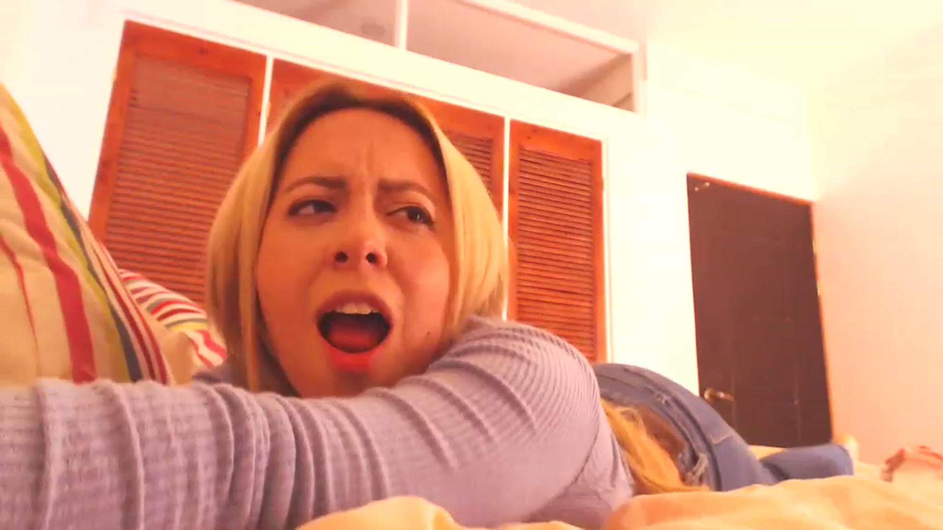 Gallery image thumbnail from LexiRou's myfreecams stream on, 04/17/2023, 01:10 image 16 of 20