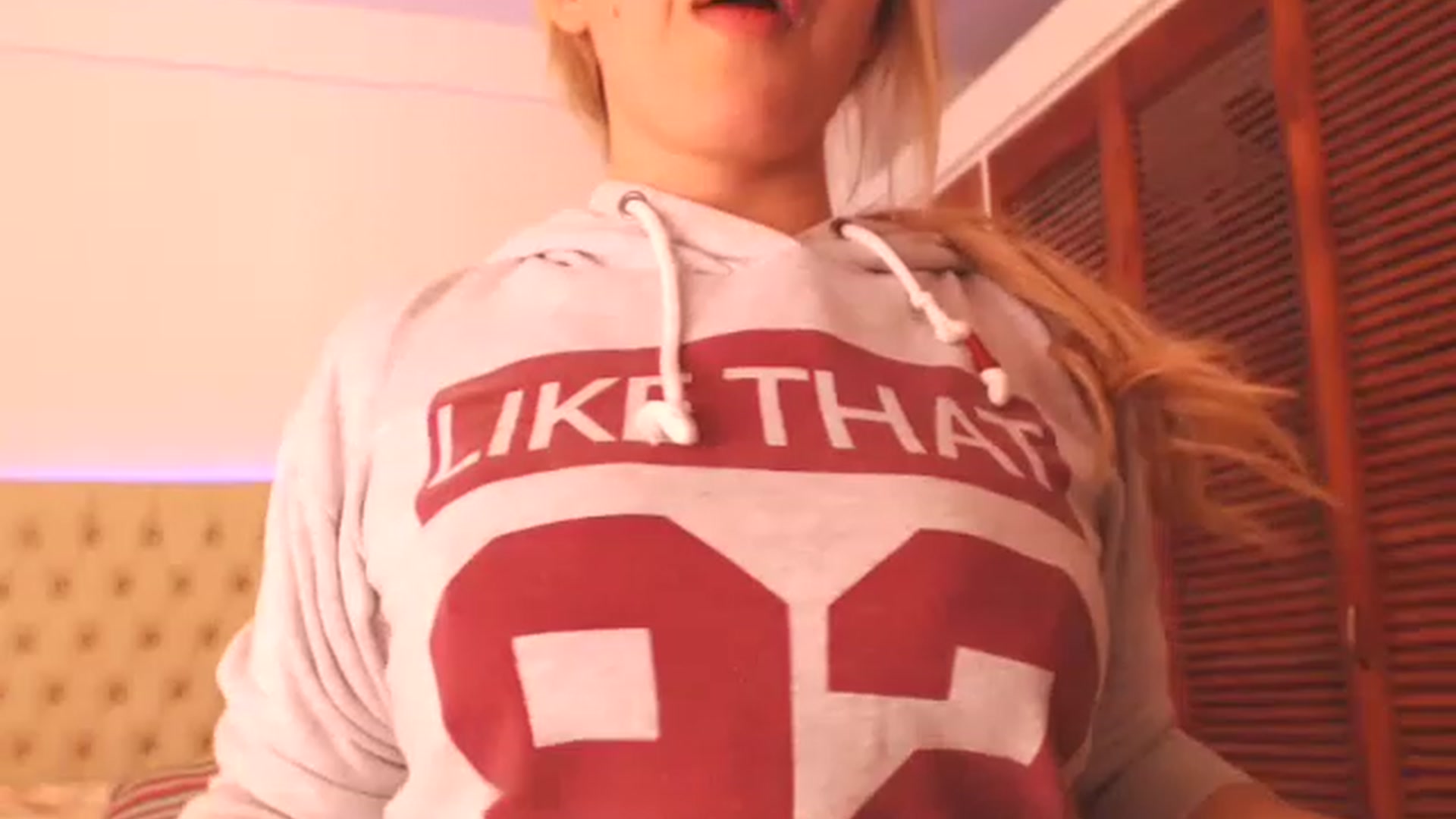 Gallery image thumbnail from LexiRou's myfreecams stream on, 04/17/2023, 01:54 image 20 of 20