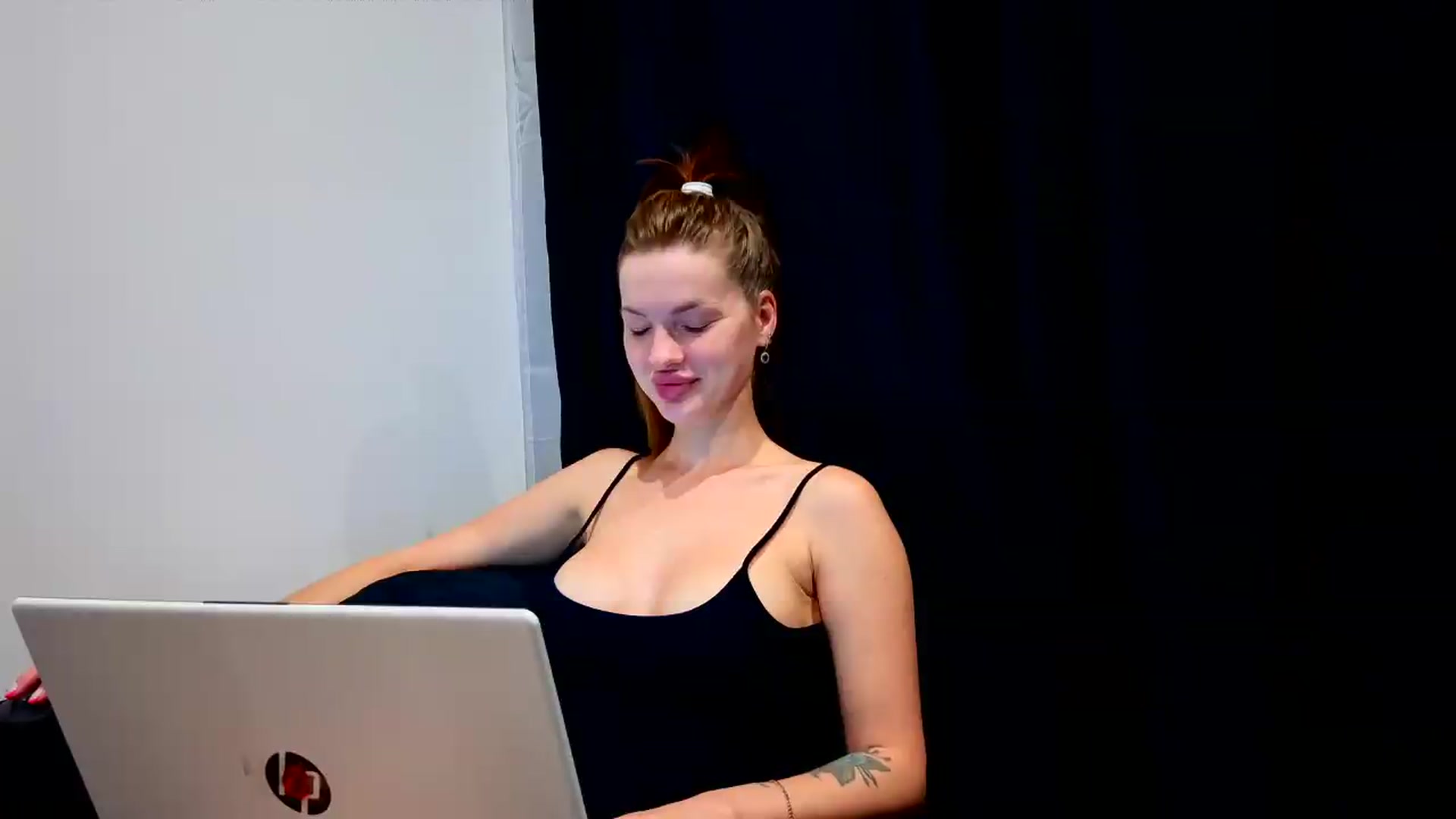 Gallery image thumbnail from LexiSi's myfreecams stream on, 07/27/2026, 02:53 image 3 of 20