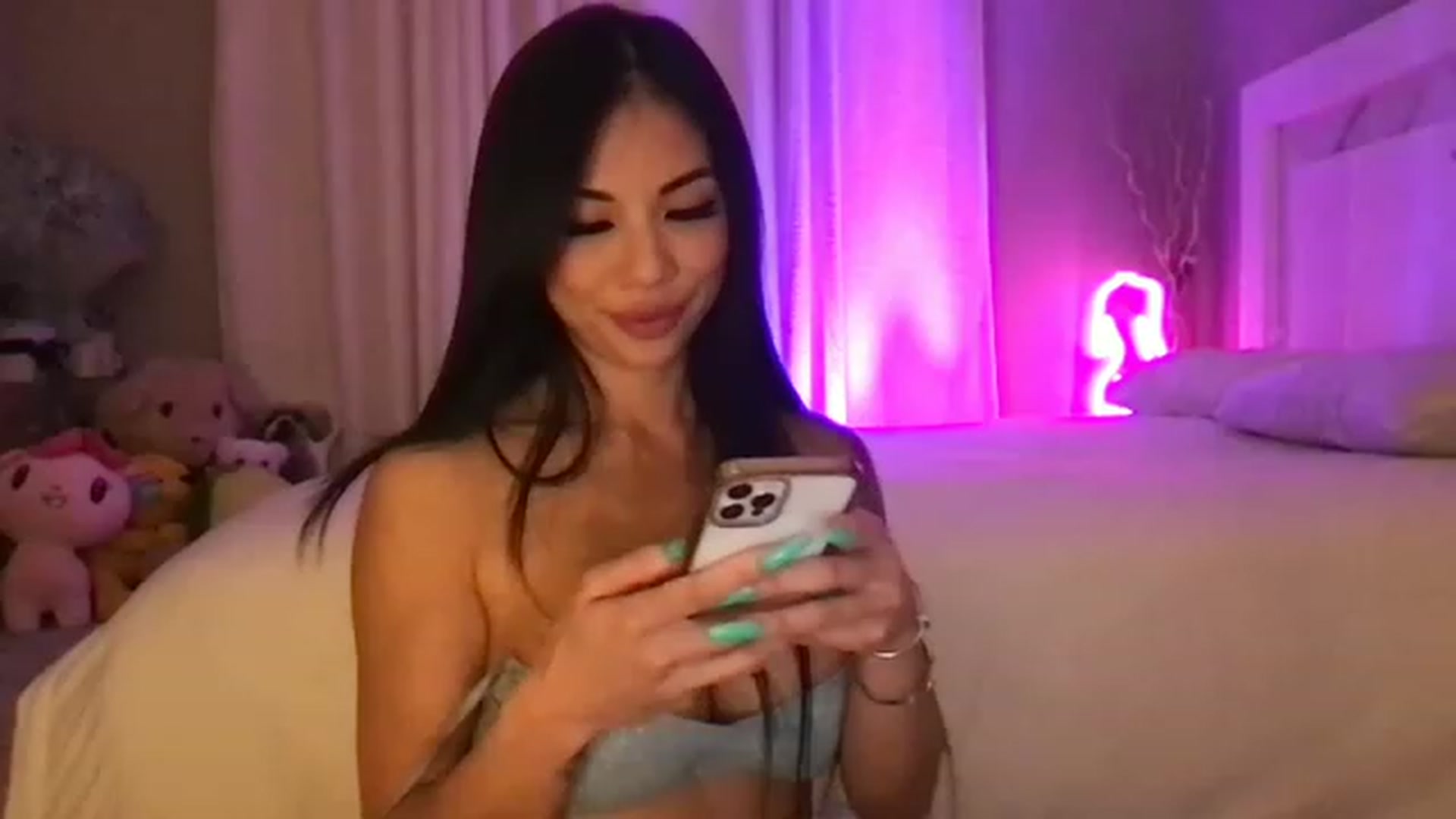 Gallery image thumbnail from LexiVixi's myfreecams stream on, 04/07/2023, 07:20 image 14 of 20