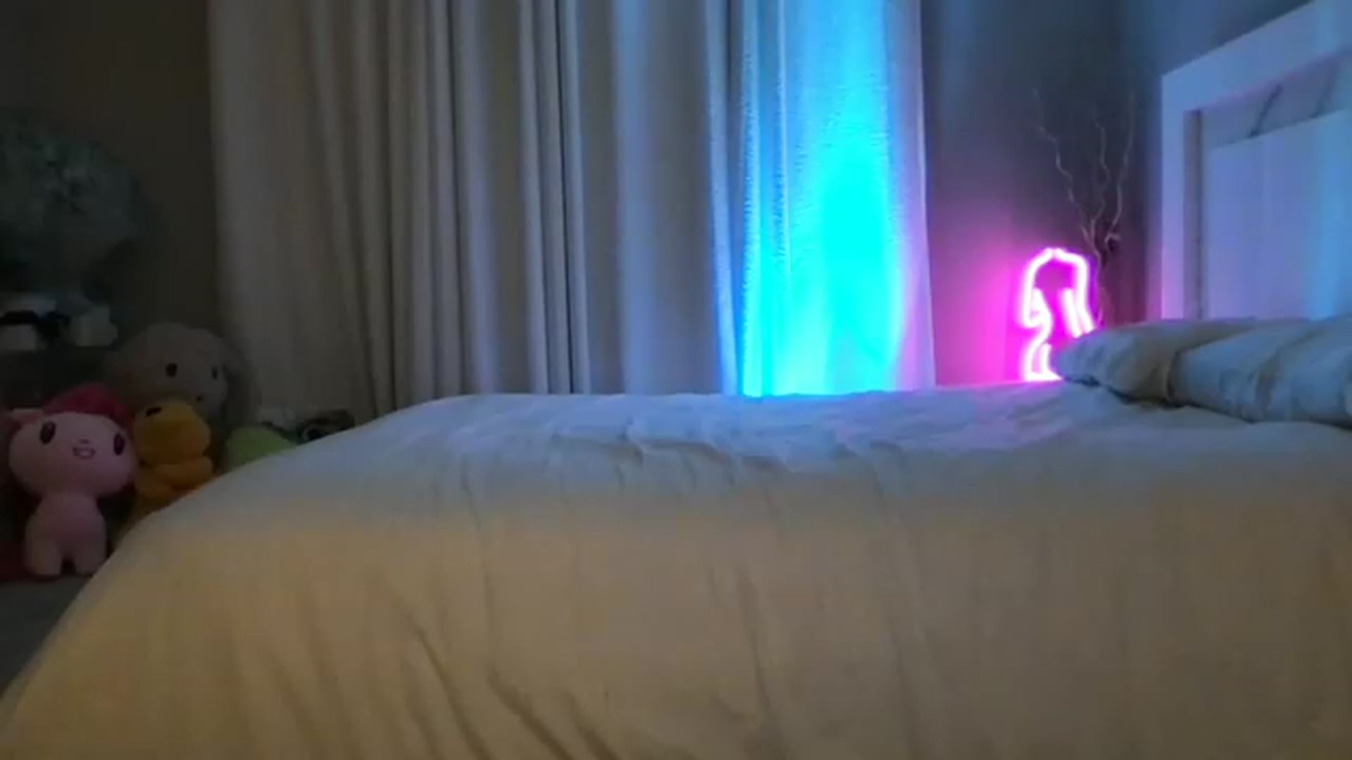 Gallery image thumbnail from LexiVixi's myfreecams stream on, 05/28/2023, 08:08 image 6 of 20