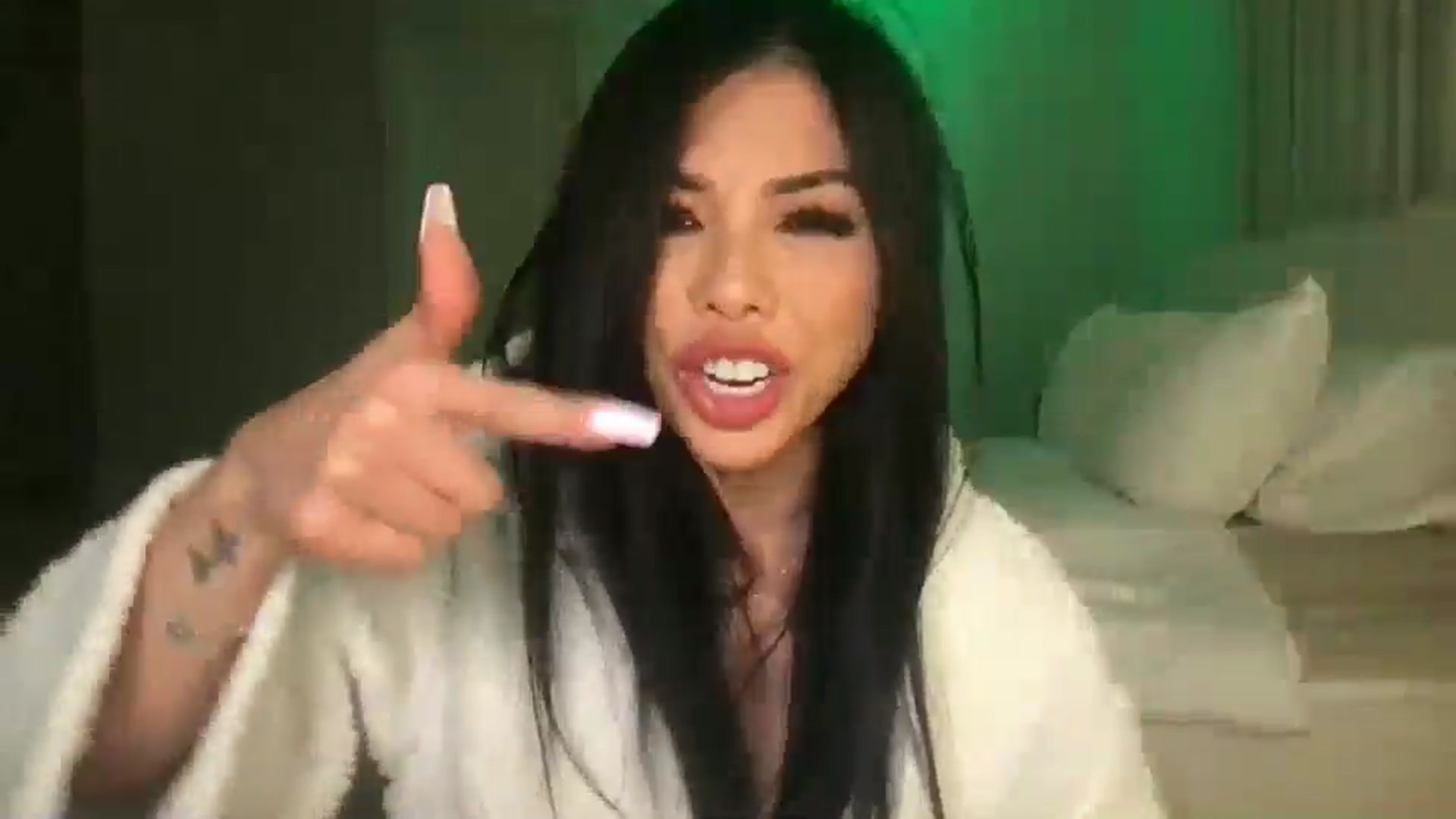 Gallery image thumbnail from LexiVixi's myfreecams stream on, 03/16/2025, 11:03 image 13 of 20