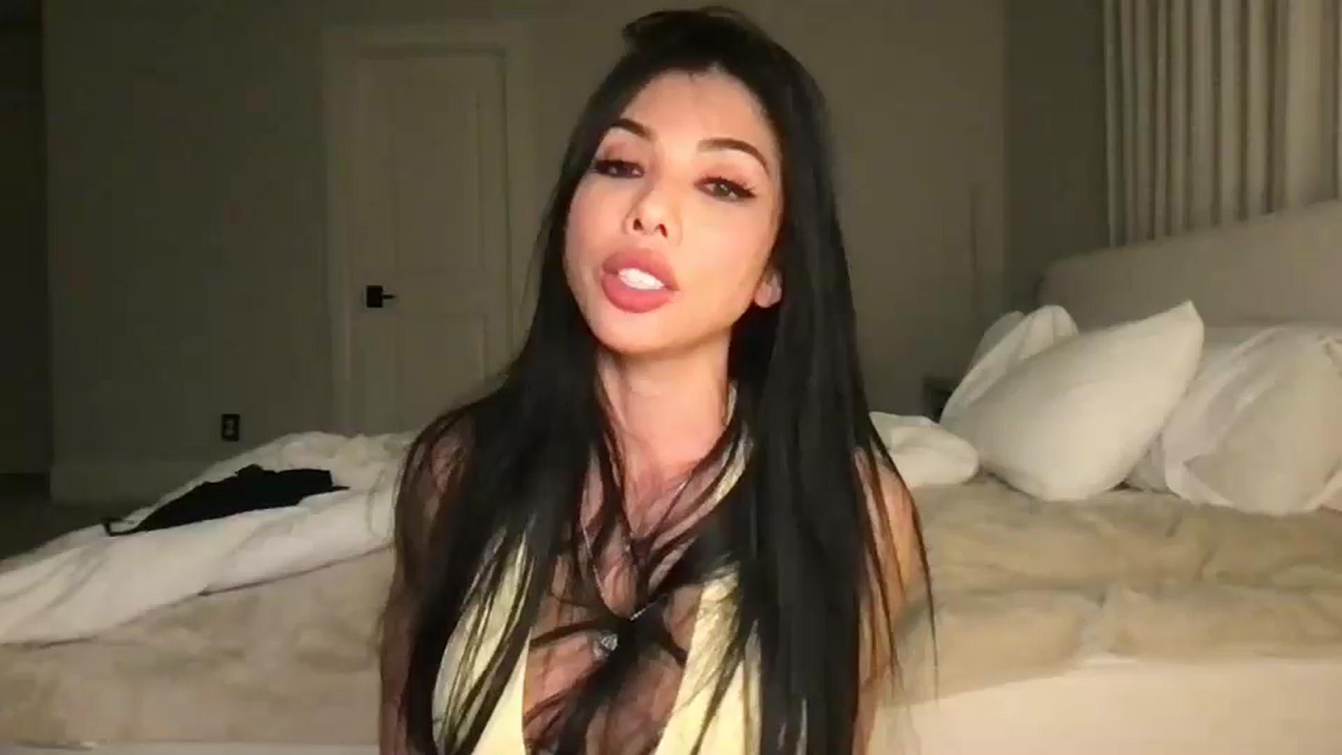 Gallery image thumbnail from LexiVixi's myfreecams stream on, 03/30/2025, 07:00 image 15 of 20