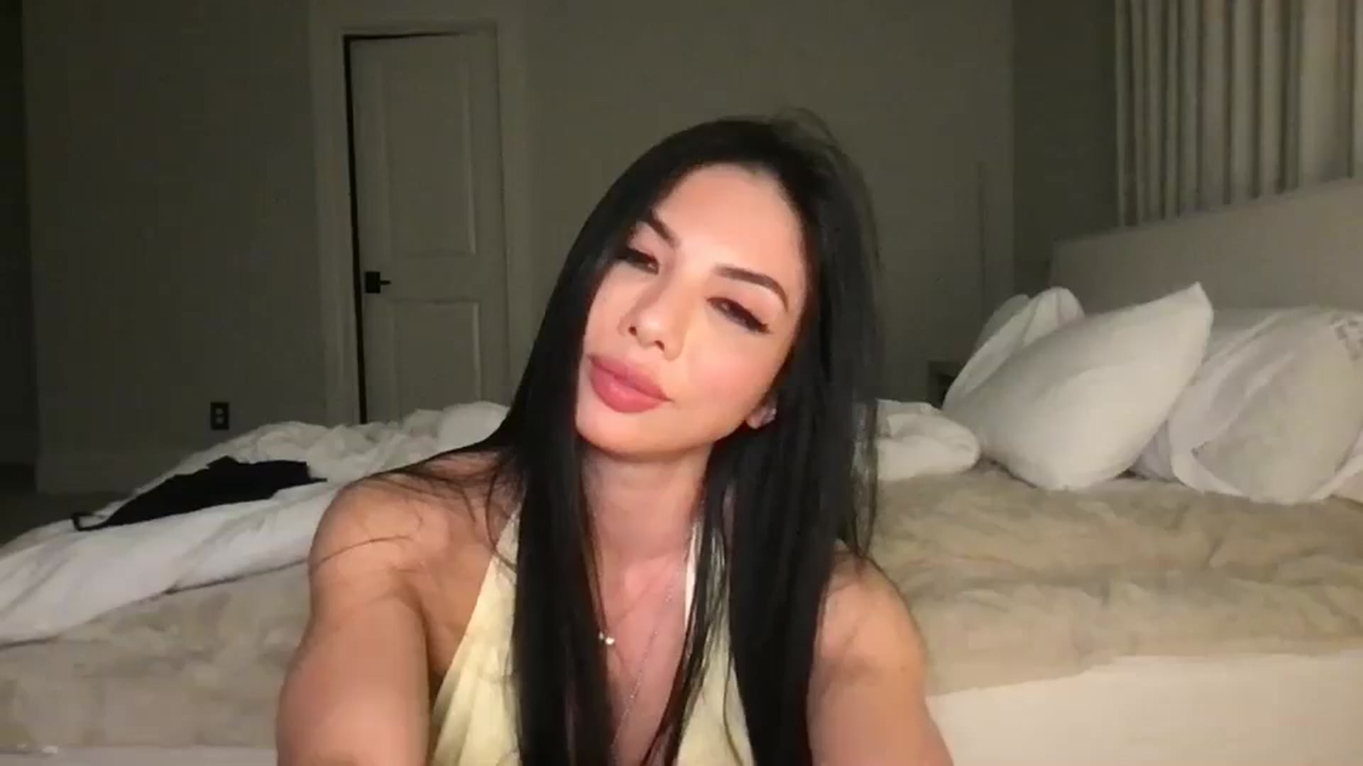 Gallery image thumbnail from LexiVixi's myfreecams stream on, 03/30/2025, 08:51 image 1 of 20