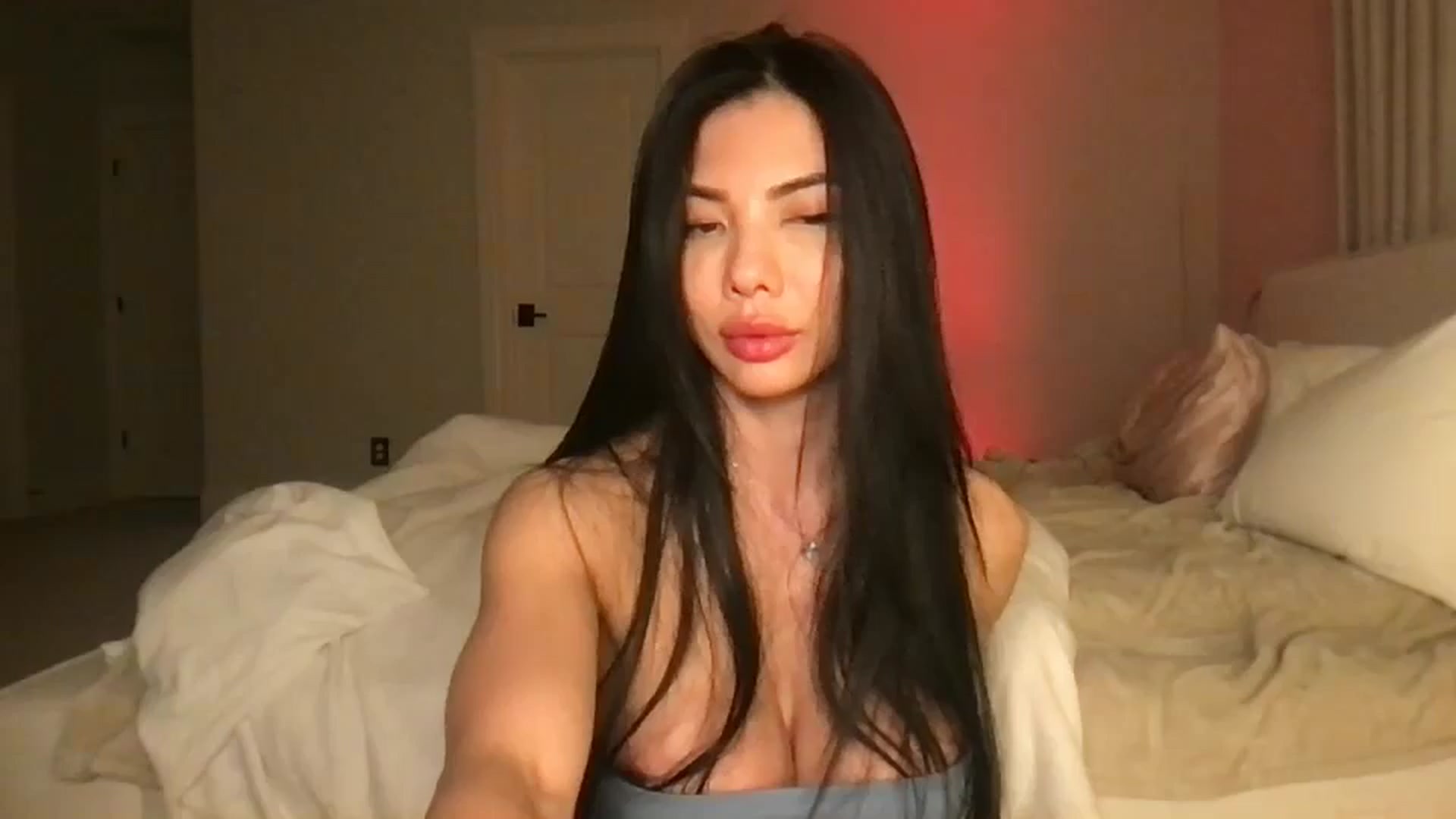 Gallery image thumbnail from LexiVixi's myfreecams stream on, 04/23/2025, 09:20 image 16 of 20