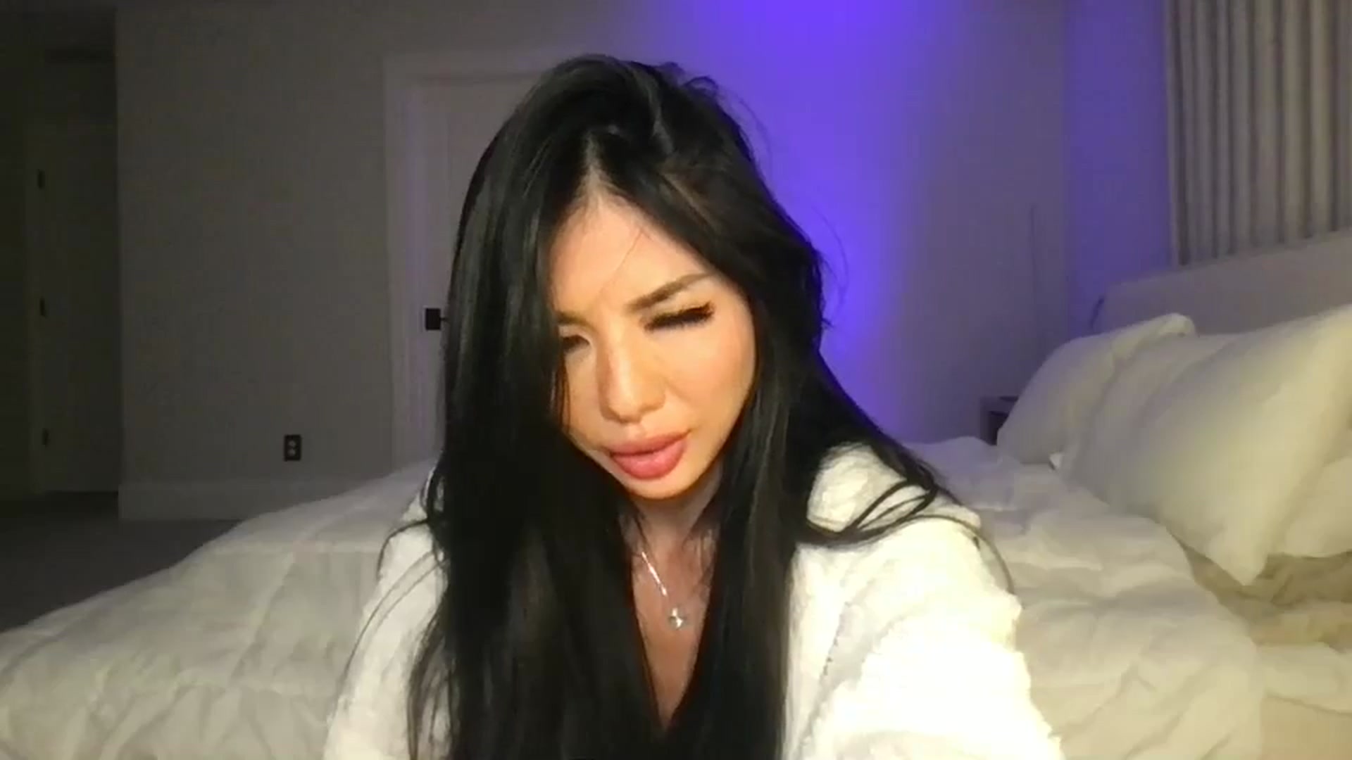Gallery image thumbnail from LexiVixi's myfreecams stream on, 06/15/2025, 11:04 image 18 of 20