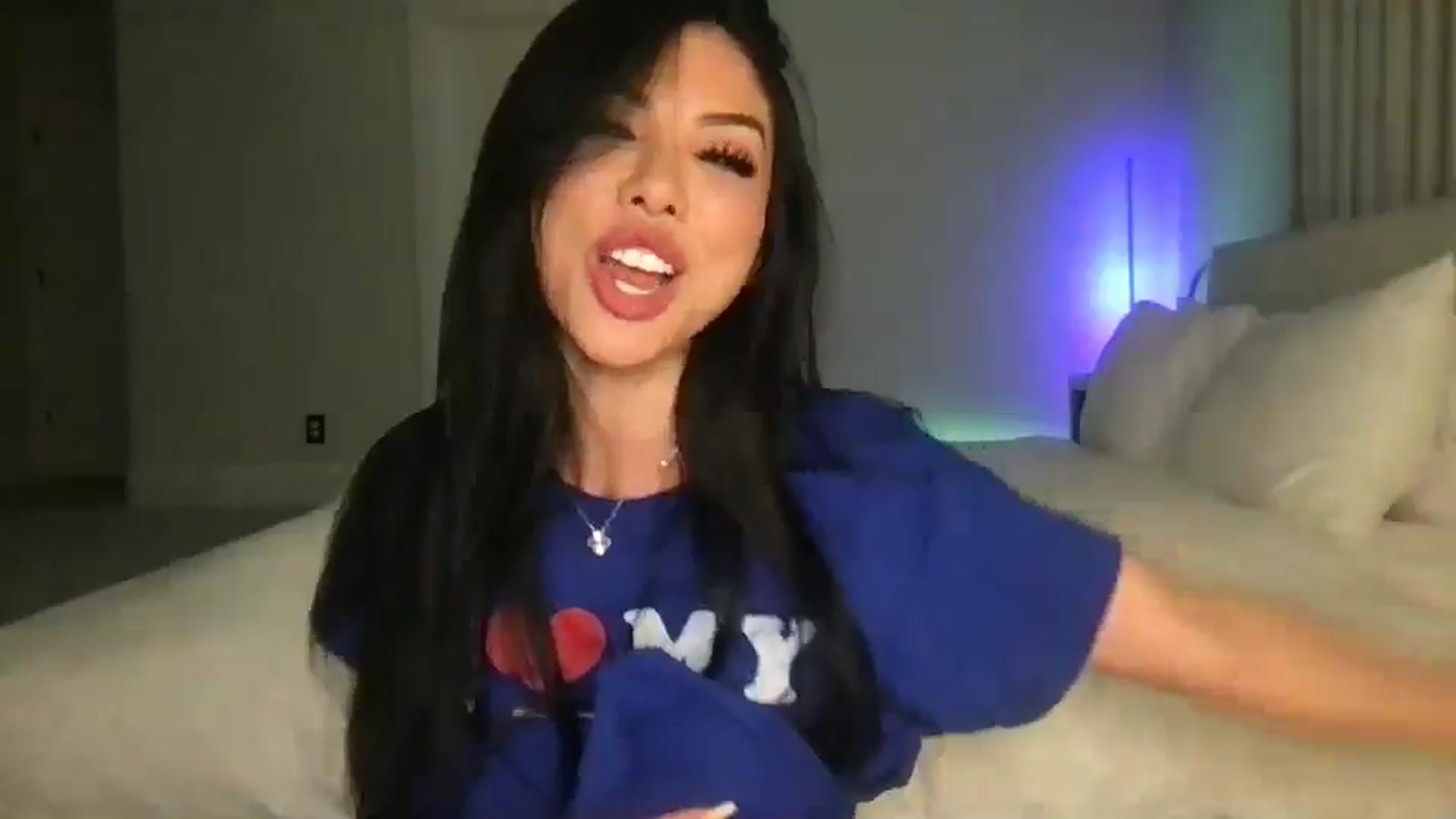 Gallery image thumbnail from LexiVixi's myfreecams stream on, 07/26/2025, 10:17 image 12 of 20