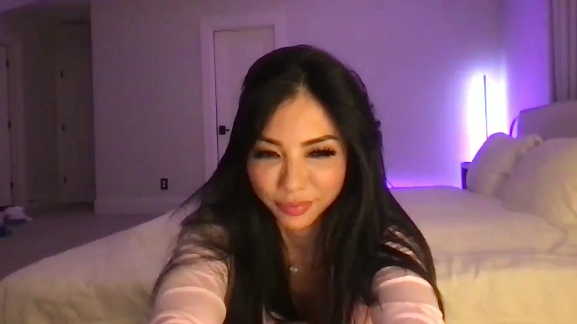 Gallery image thumbnail from LexiVixi's myfreecams stream on, 08/02/2025, 08:56 image 16 of 20