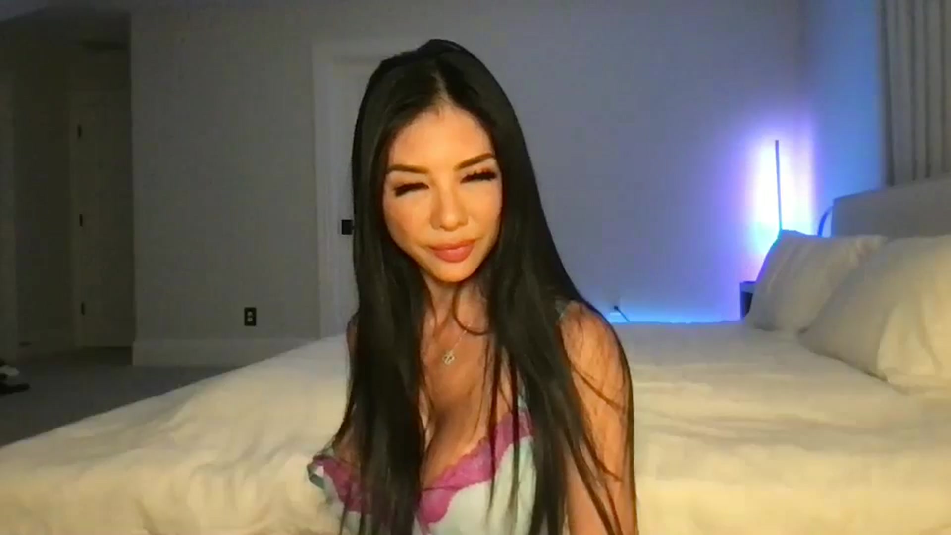 Gallery image thumbnail from LexiVixi's myfreecams stream on, 08/03/2025, 10:03 image 14 of 20