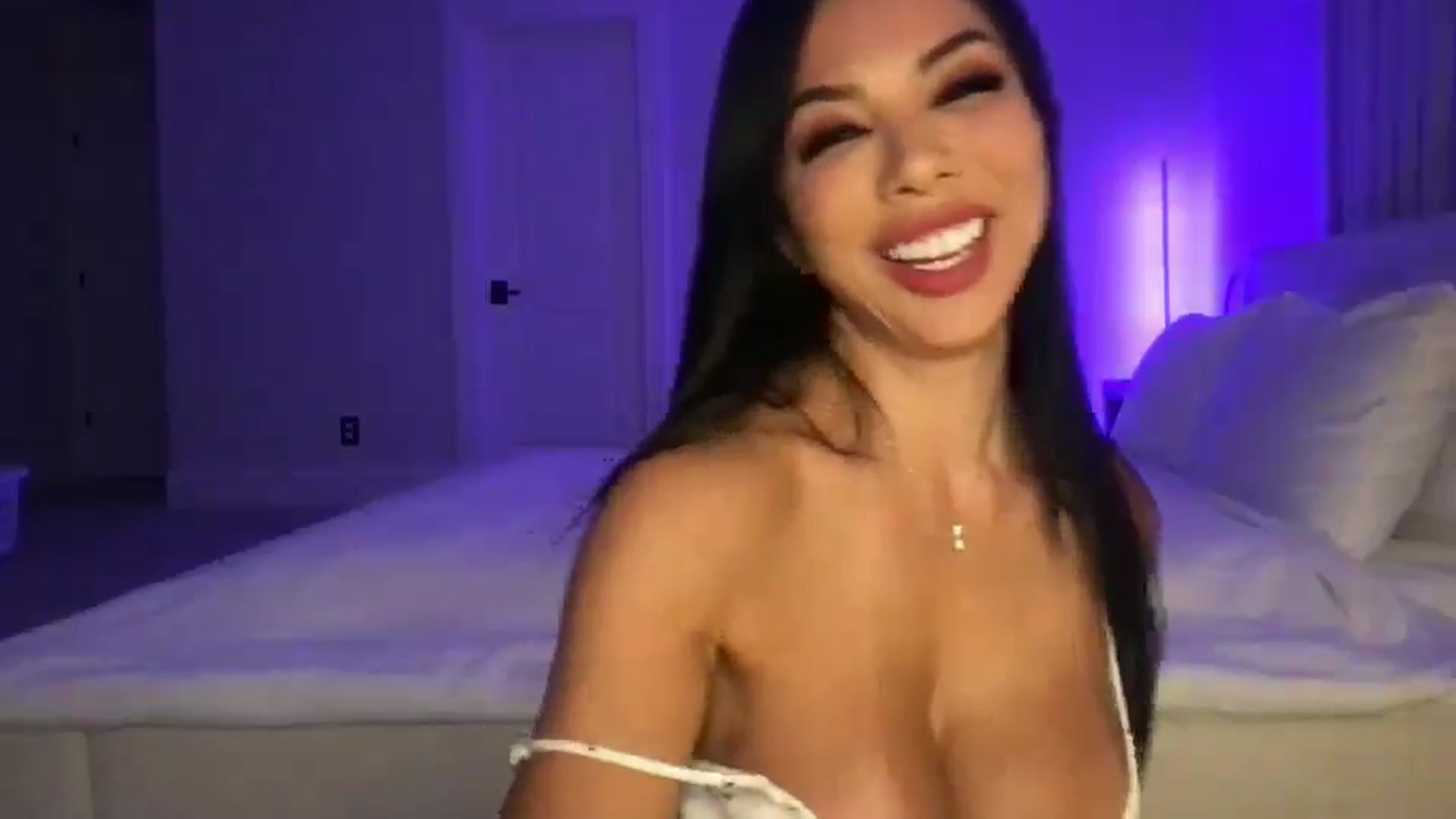 Gallery image thumbnail from LexiVixi's myfreecams stream on, 08/17/2025, 07:52 image 14 of 20