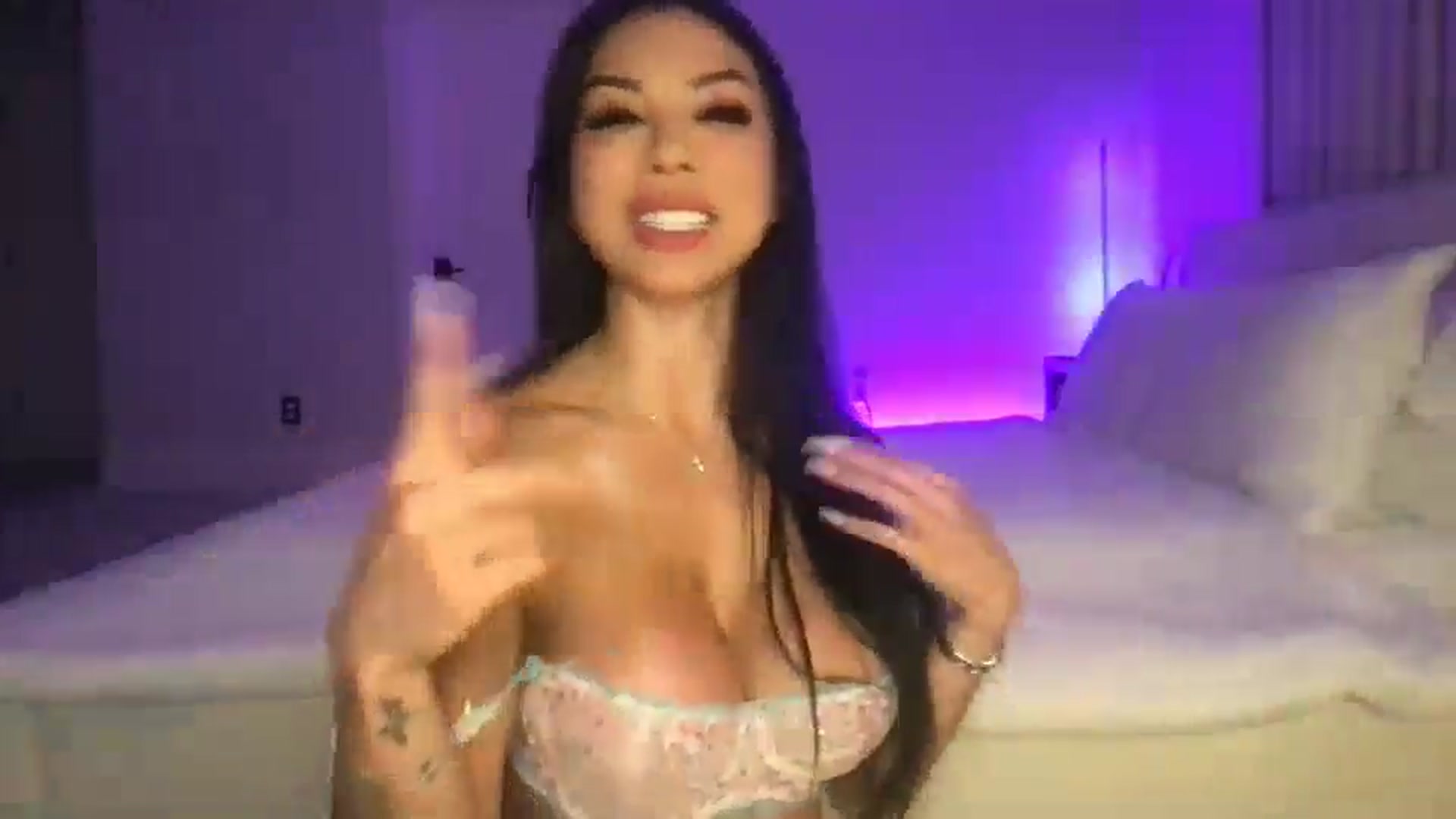 Gallery image thumbnail from LexiVixi's myfreecams stream on, 08/22/2025, 07:15 image 2 of 20