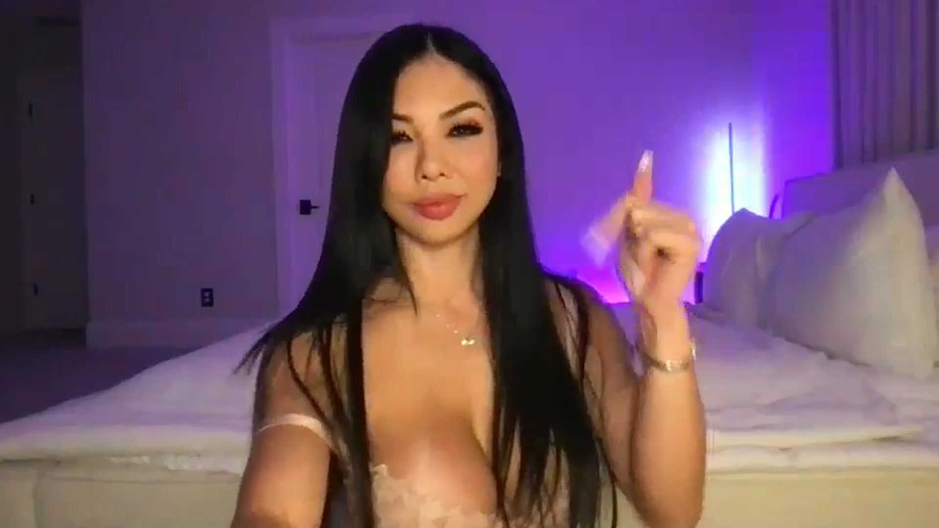 Gallery image thumbnail from LexiVixi's myfreecams stream on, 08/29/2025, 08:42 image 15 of 20