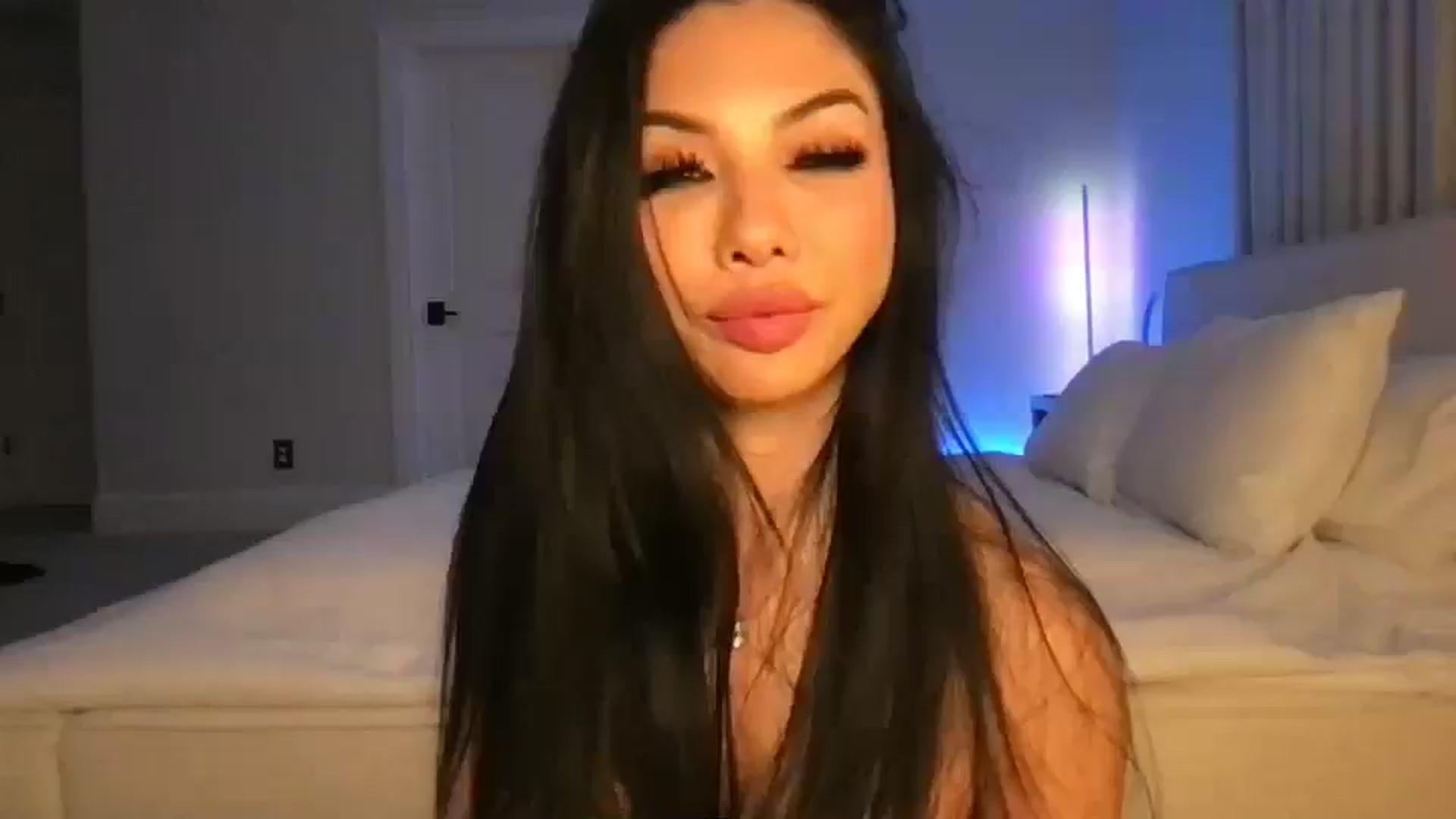 Gallery image thumbnail from LexiVixi's myfreecams stream on, 08/31/2025, 09:45 image 18 of 20