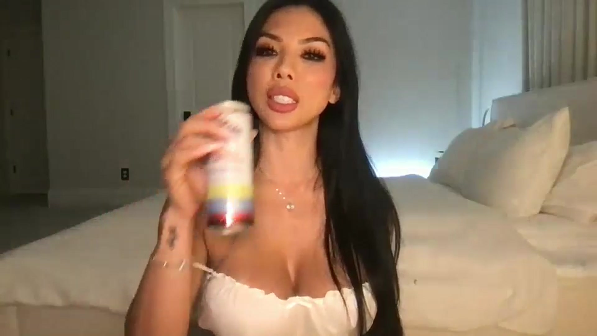 Gallery image thumbnail from LexiVixi's myfreecams stream on, 09/04/2025, 08:27 image 12 of 20