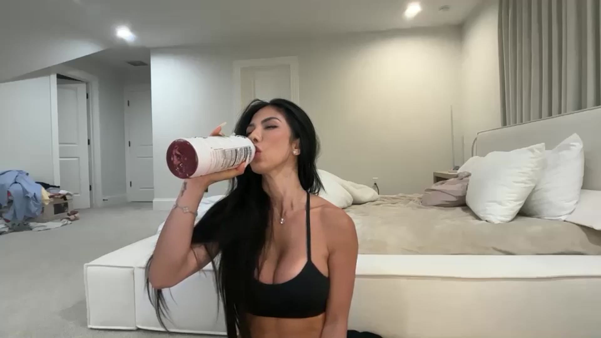Gallery image thumbnail from LexiVixi's myfreecams stream on, 04/18/2026, 04:04 image 9 of 20