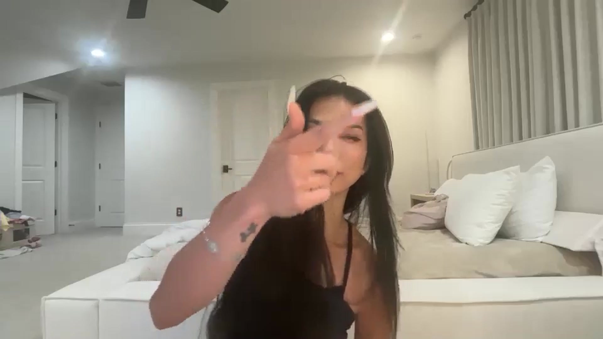 Gallery image thumbnail from LexiVixi's myfreecams stream on, 04/18/2026, 04:04 image 15 of 20