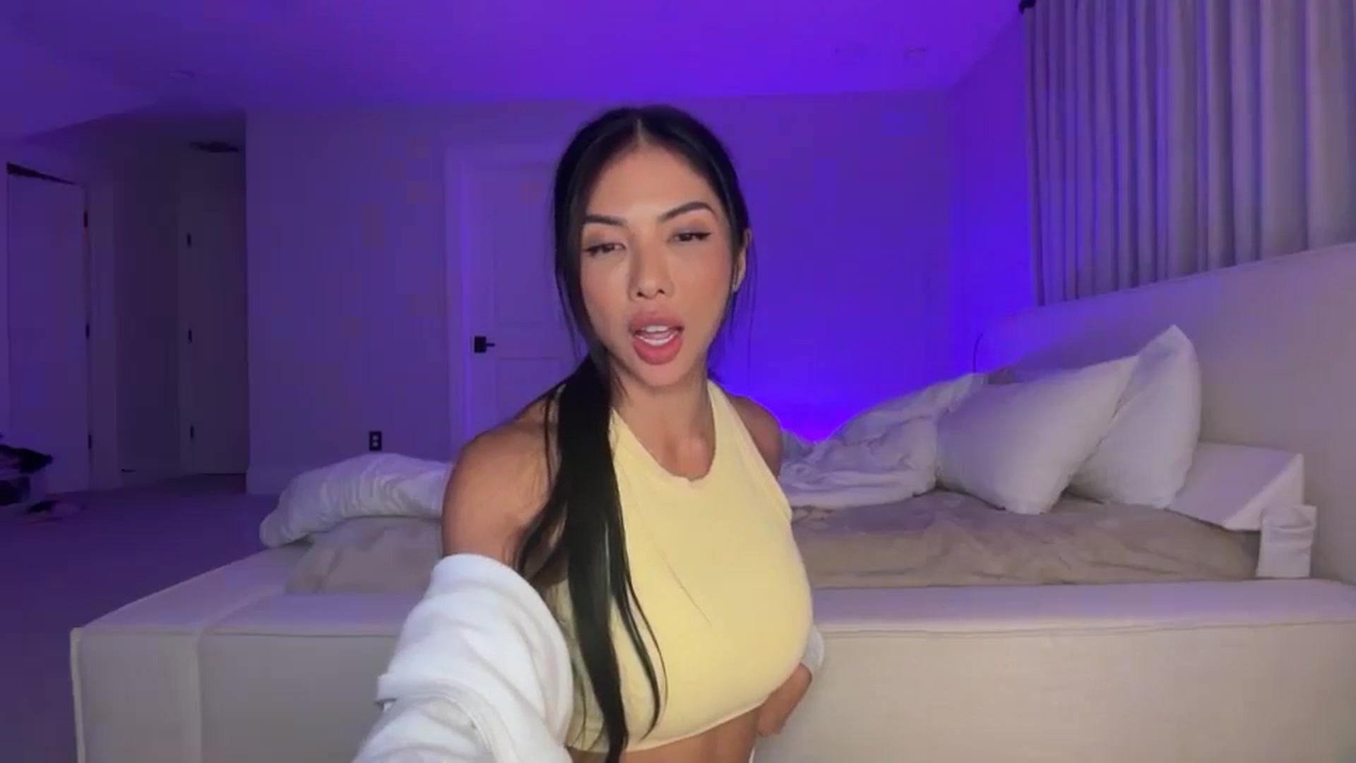Gallery image thumbnail from LexiVixi's myfreecams stream on, 04/19/2026, 09:56 image 6 of 20