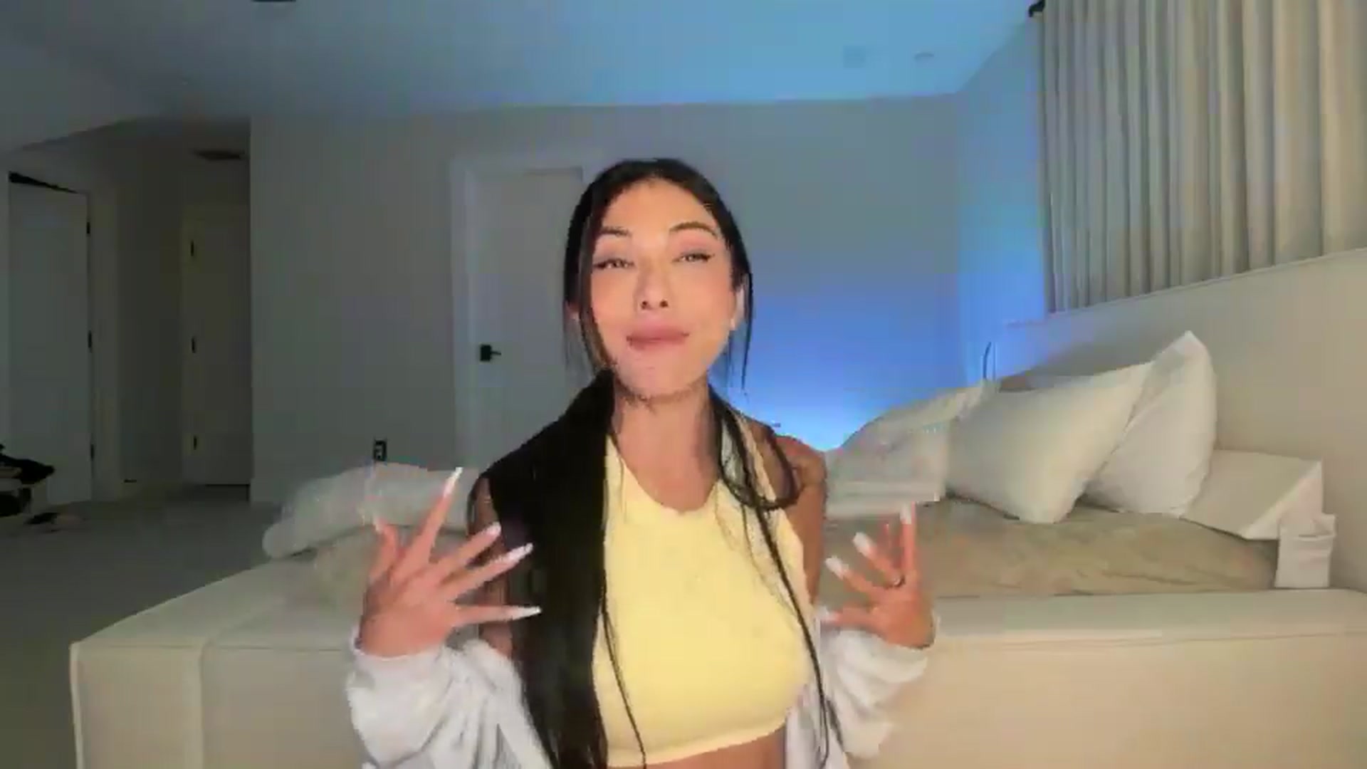 Gallery image thumbnail from LexiVixi's myfreecams stream on, 04/19/2026, 09:56 image 2 of 20